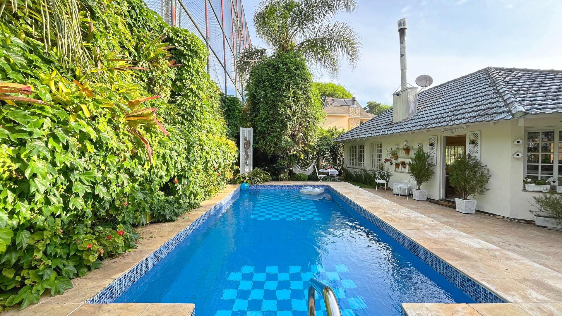 Casa em Condomínio à venda com 299m², 3 dormitórios, 3 suítes, 6 vagas no bairro Jardim Isabel em Porto Alegre - Foto 1