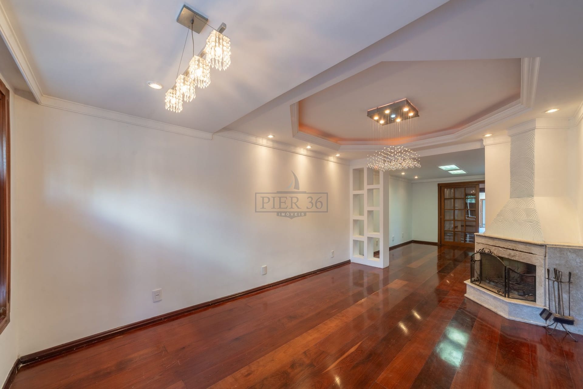 Casa à venda com 356m², 4 dormitórios, 1 suíte, 6 vagas no bairro Jardim Verde em Porto Alegre - Foto 1