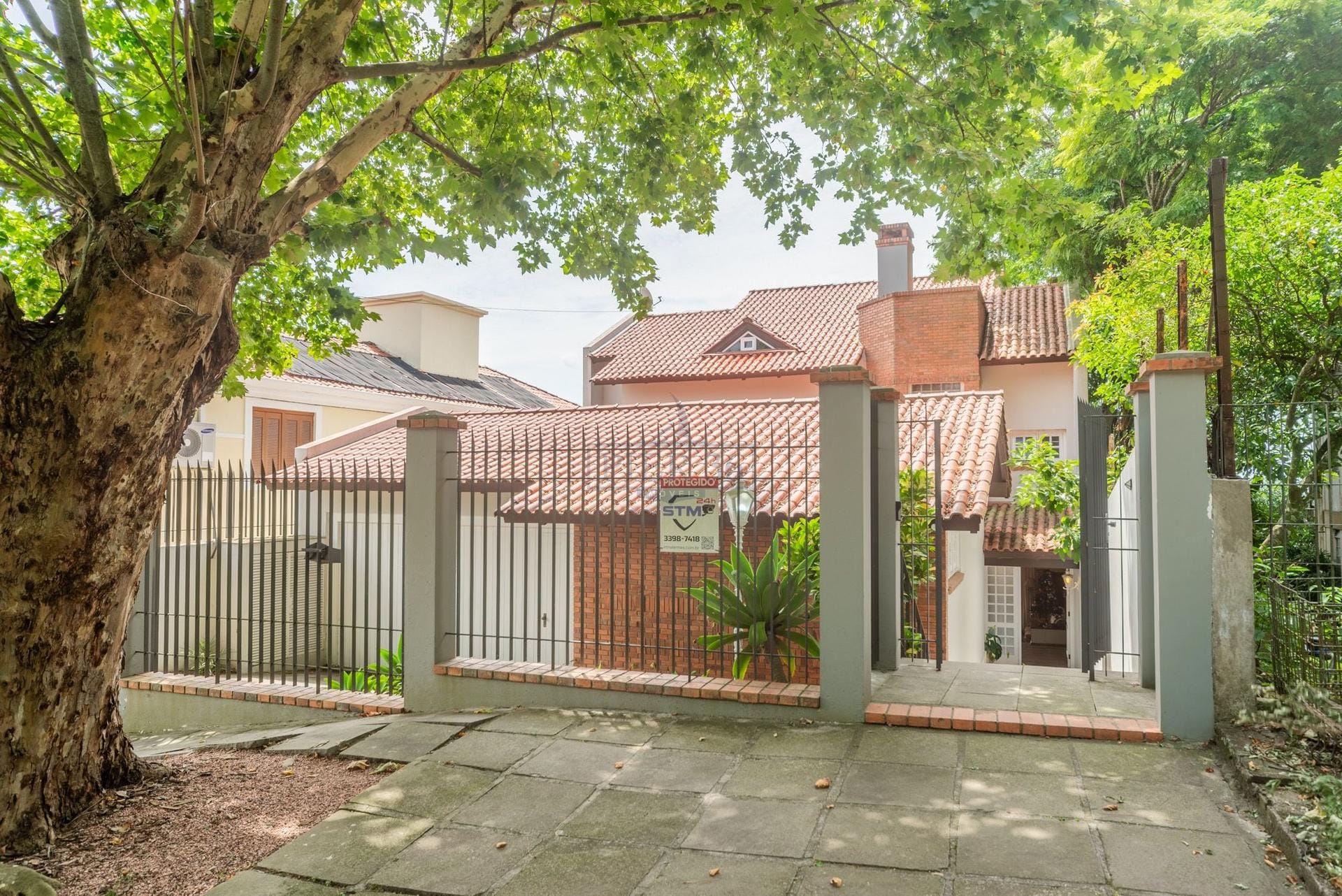 Casa à venda com 364m², 4 dormitórios, 1 suíte, 3 vagas no bairro Sétimo Céu em Porto Alegre - Foto 1
