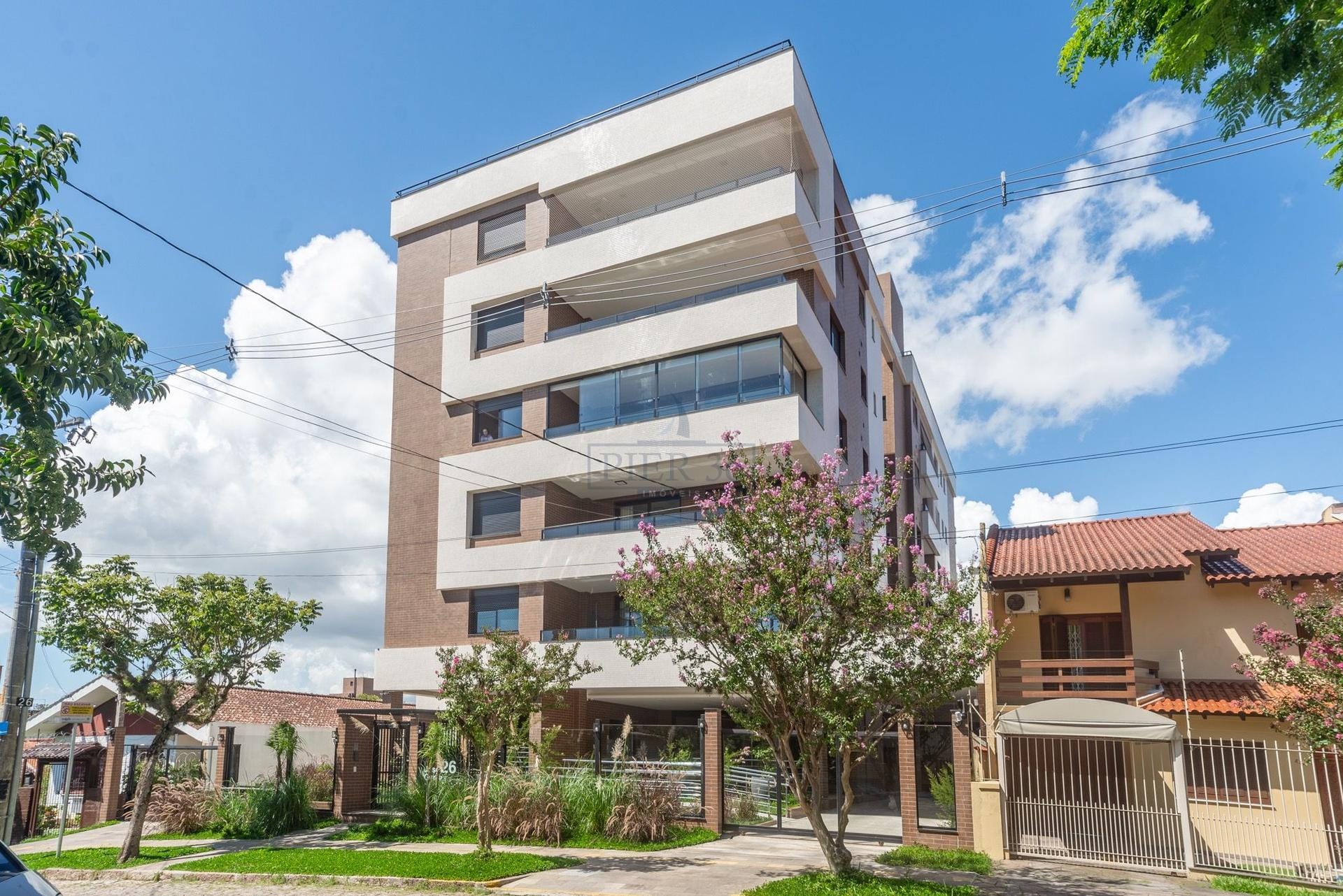 Apartamento à venda com 174m², 3 dormitórios, 3 suítes, 2 vagas no bairro Tristeza em Porto Alegre - Foto 1