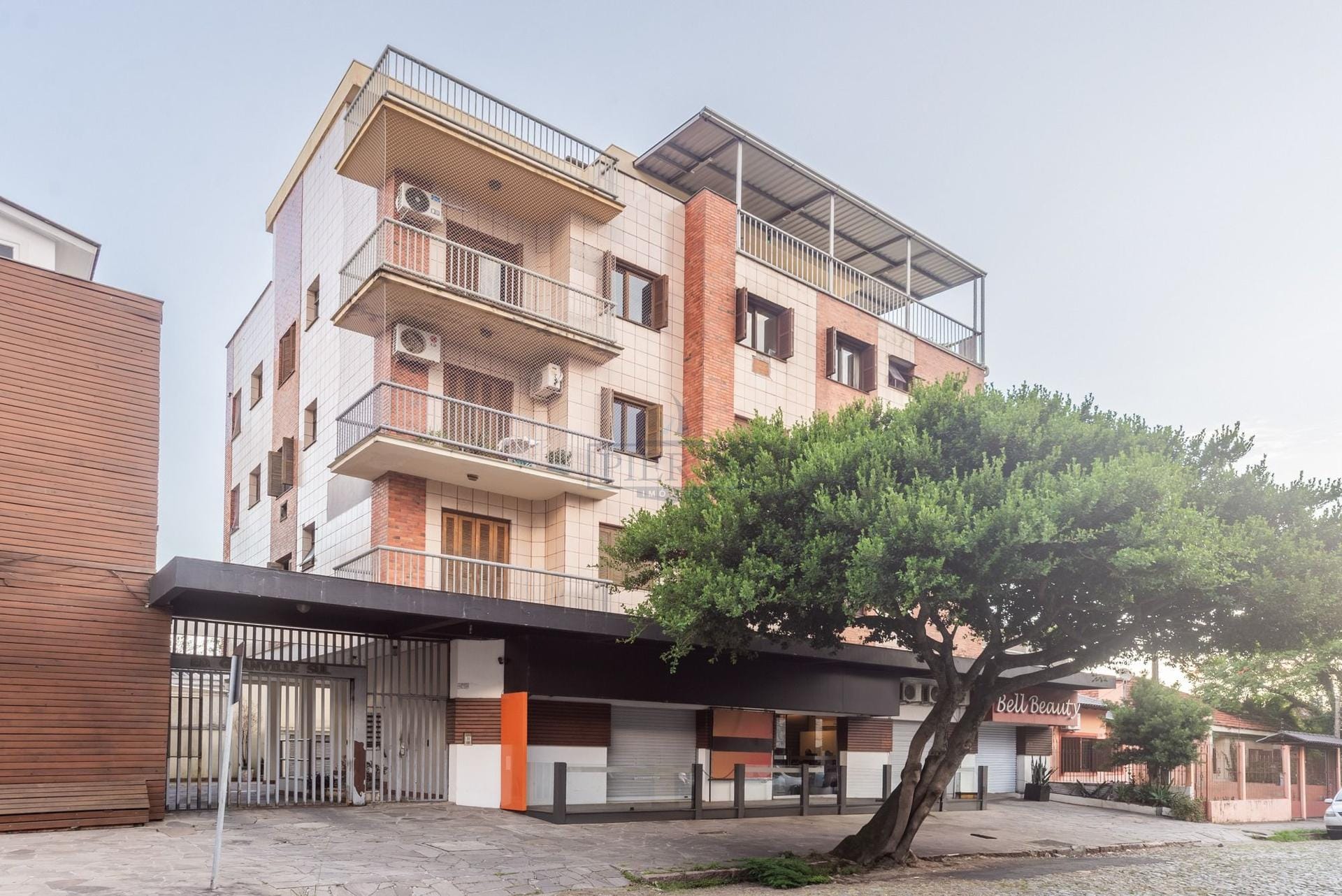 Apartamento à venda com 181m², 3 dormitórios, 1 suíte, 1 vaga no bairro Tristeza em Porto Alegre - Foto 1