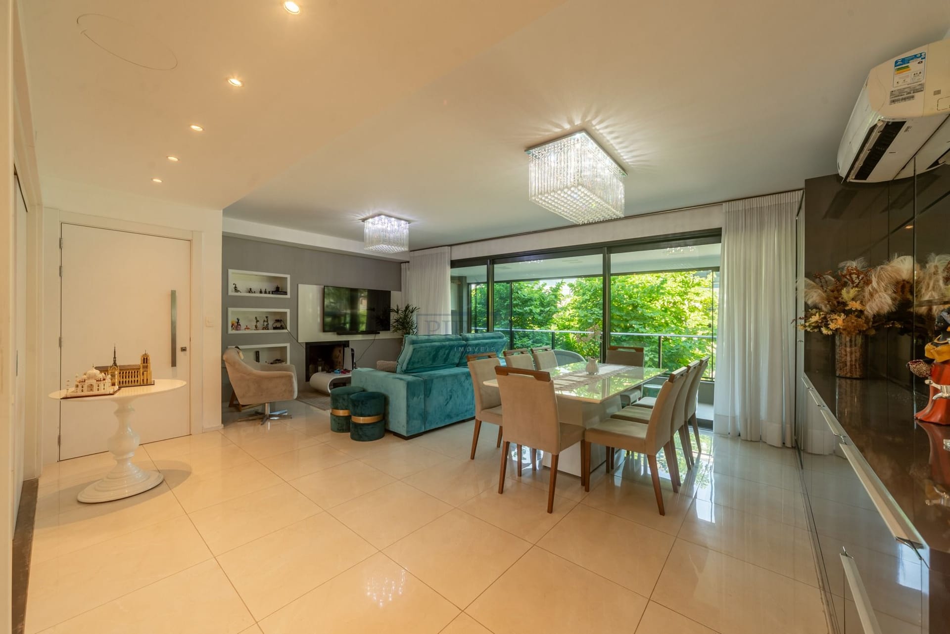 Apartamento à venda com 162m², 3 dormitórios, 3 suítes, 3 vagas no bairro Pedra Redonda em Porto Alegre - Foto 1