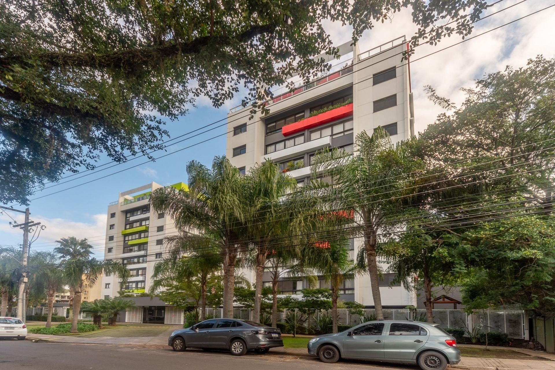 Apartamento à venda com 82m², 3 dormitórios, 1 suíte, 2 vagas no bairro Tristeza em Porto Alegre - Foto 1