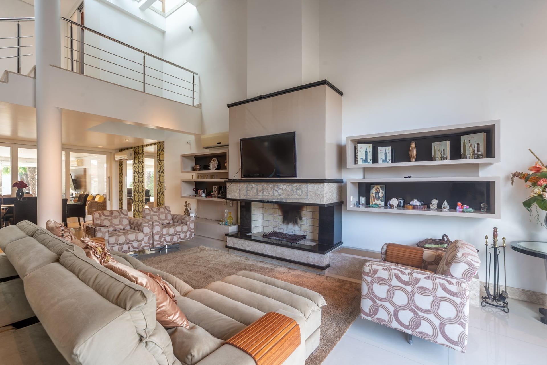 Casa à venda com 476m², 3 dormitórios, 3 suítes, 4 vagas no bairro Ipanema em Porto Alegre - Foto 1