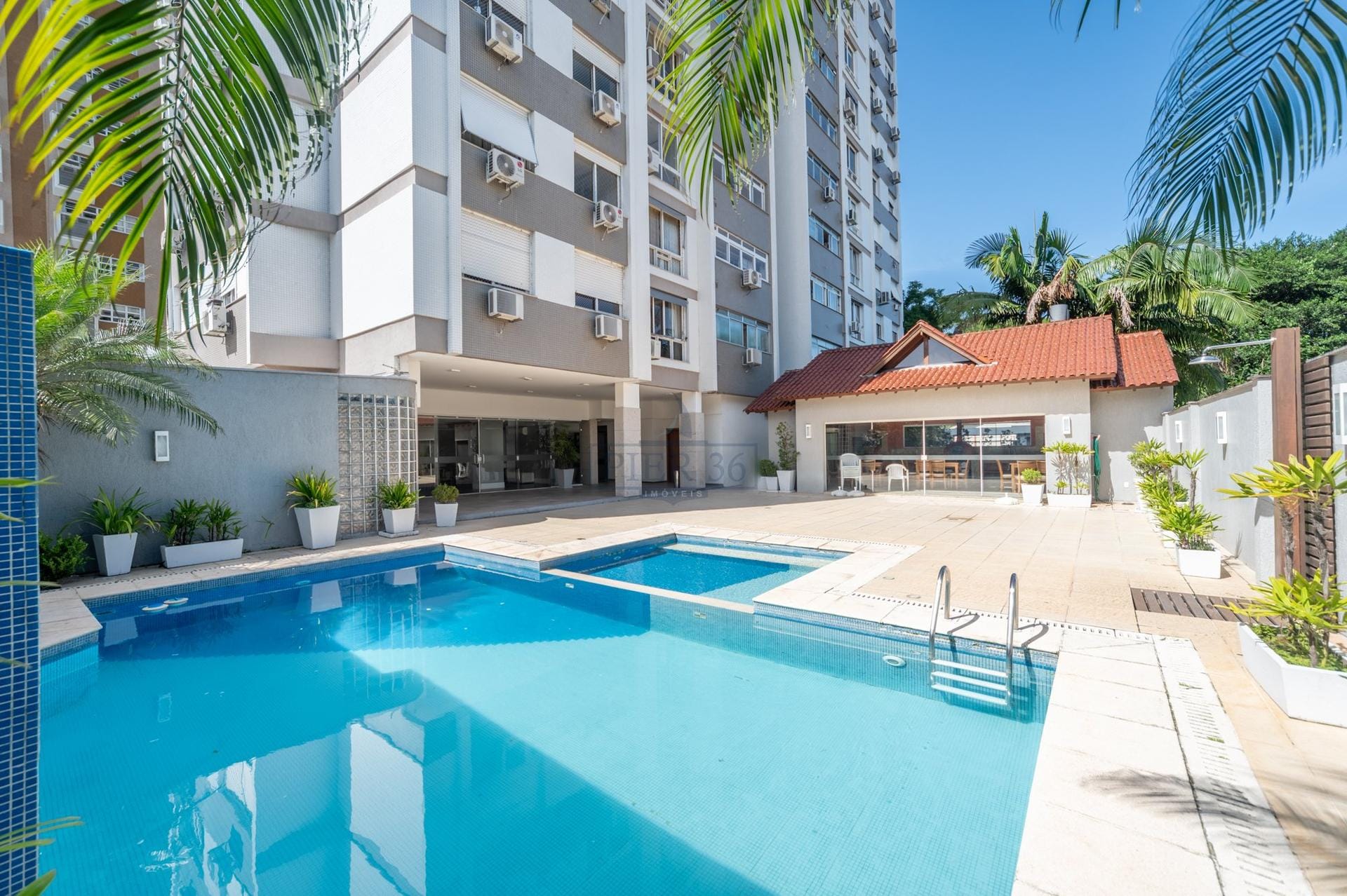 Apartamento à venda com 102m², 3 dormitórios, 1 suíte no bairro Menino Deus em Porto Alegre - Foto 1