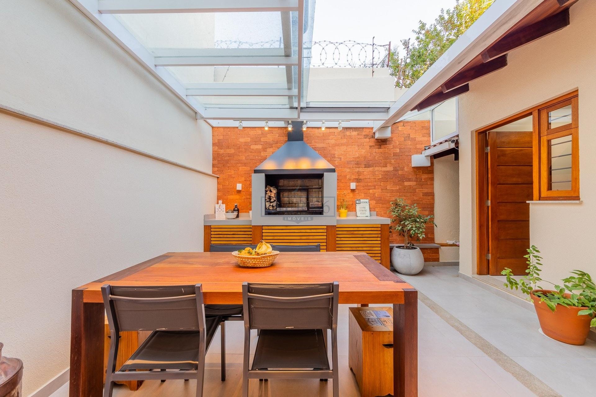 Casa em Condomínio à venda com 181m², 3 dormitórios, 1 suíte, 2 vagas no bairro Nonoai em Porto Alegre - Foto 1