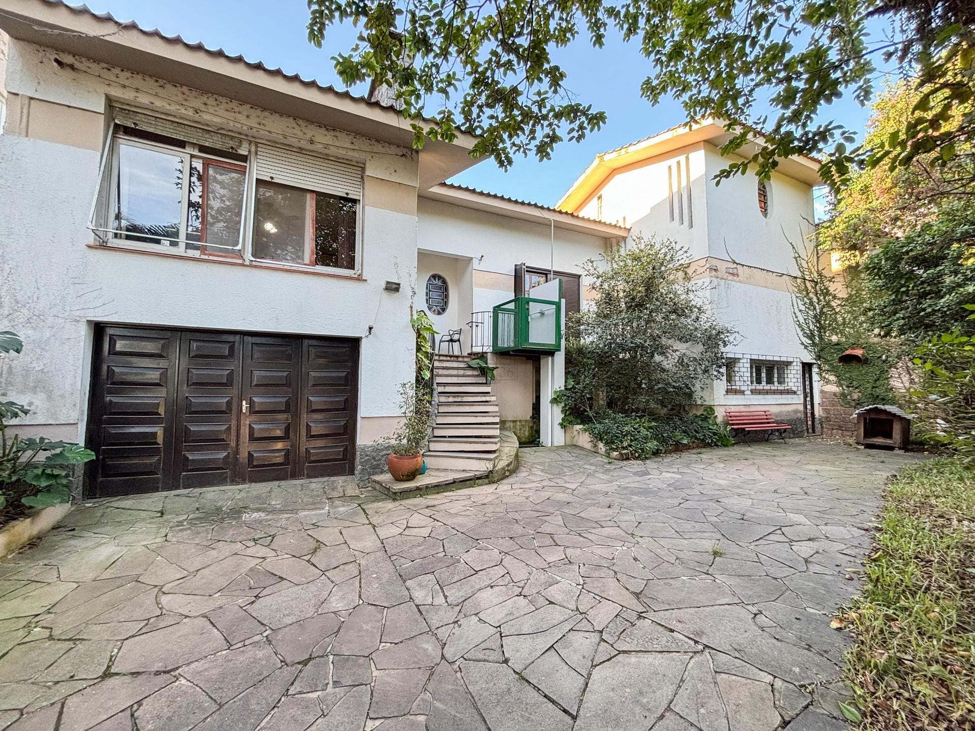 Casa à venda com 200m², 4 dormitórios, 6 vagas no bairro Cristal em Porto Alegre - Foto 1