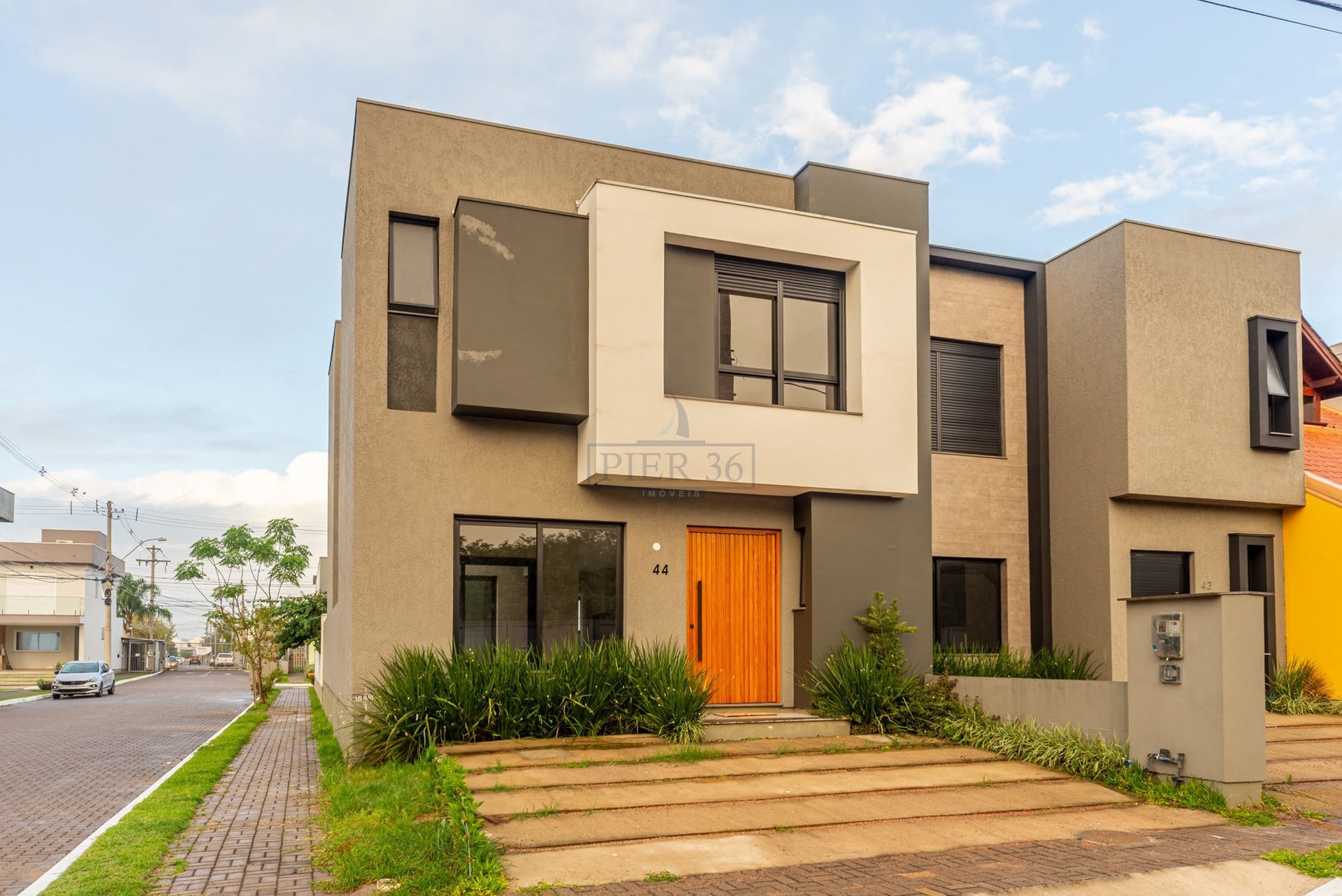 Casa em Condomínio à venda com 153m², 3 dormitórios, 1 suíte, 2 vagas no bairro Hípica em Porto Alegre - Foto 1