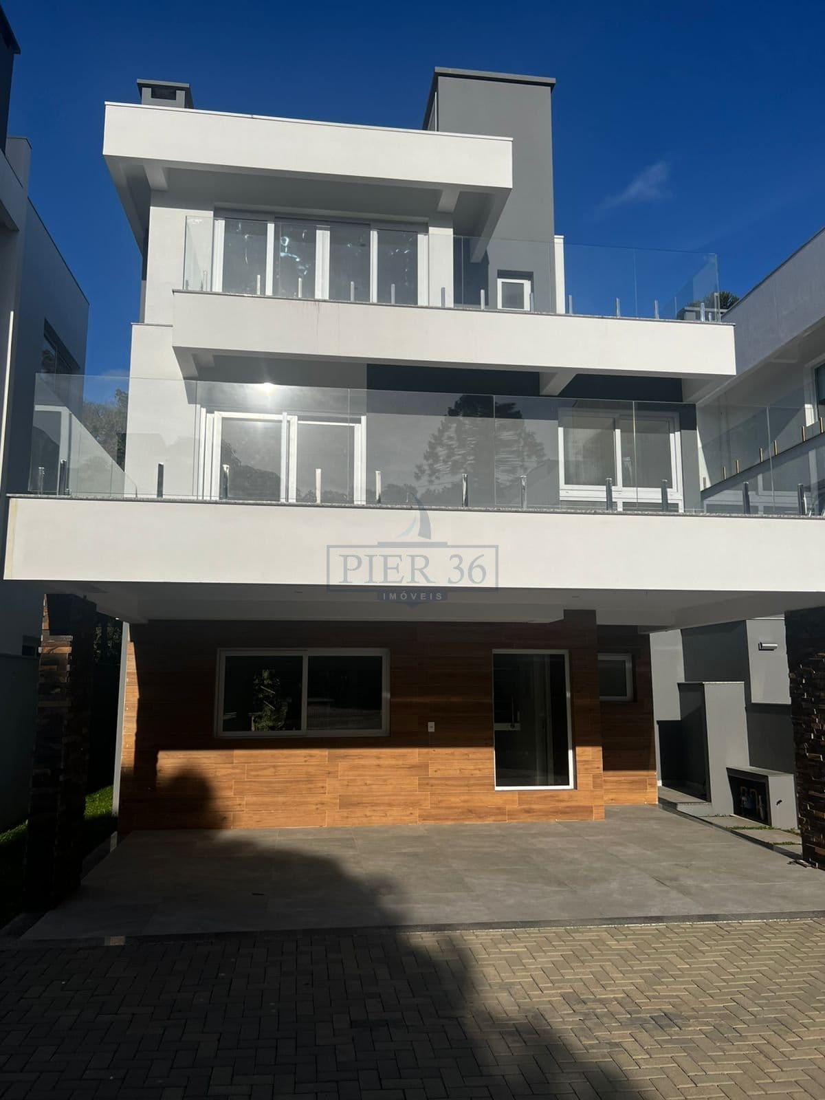 Casa em Condomínio à venda com 295m², 3 dormitórios, 3 suítes, 2 vagas no bairro Pedra Redonda em Porto Alegre - Foto 1