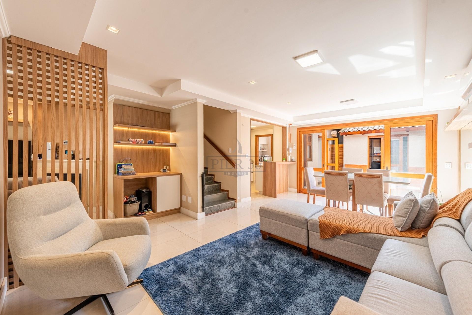 Casa em Condomínio à venda com 290m², 3 dormitórios, 1 suíte, 2 vagas no bairro Jardim Isabel em Porto Alegre - Foto 1