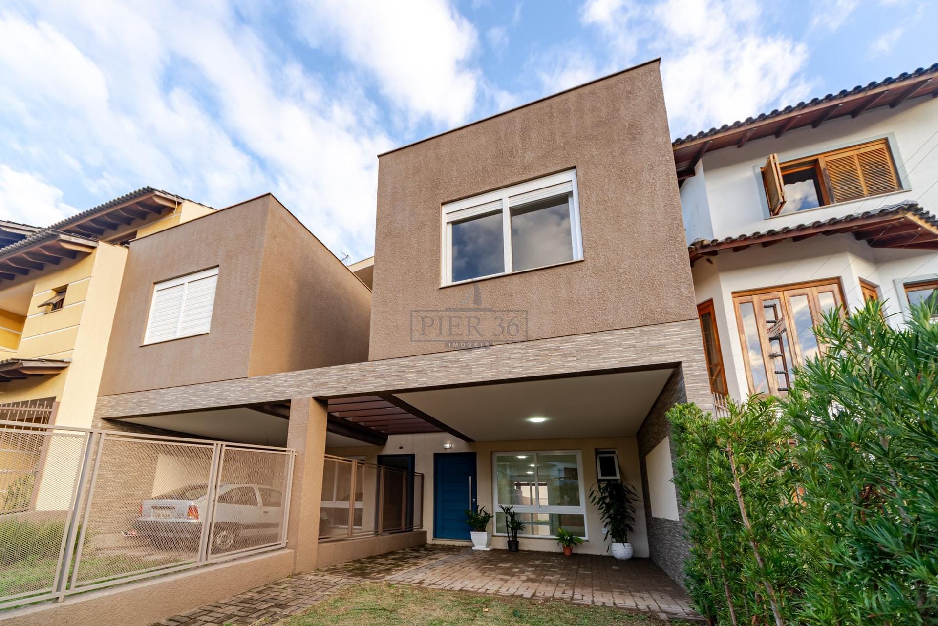 Casa em Condomínio à venda com 171m², 3 dormitórios, 1 suíte, 2 vagas no bairro Espírito Santo em Porto Alegre - Foto 1