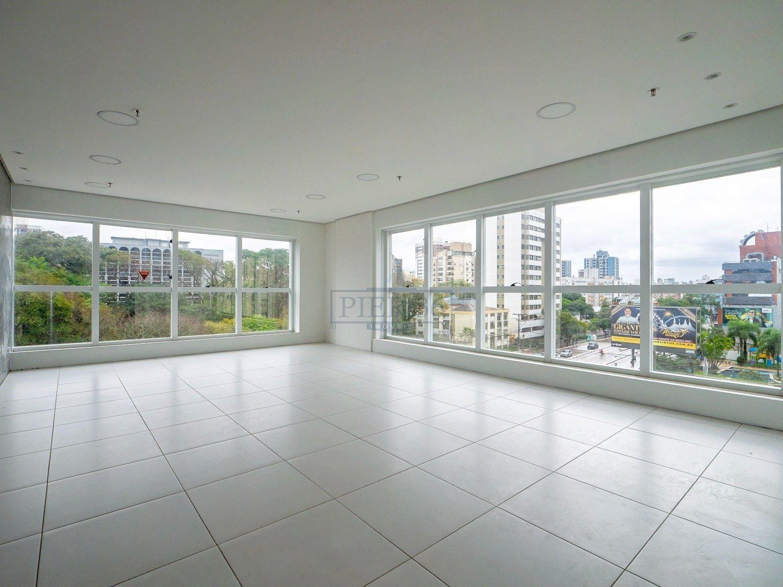 Sala à venda com 47m², 1 vaga no bairro Menino Deus em Porto Alegre - Foto 1