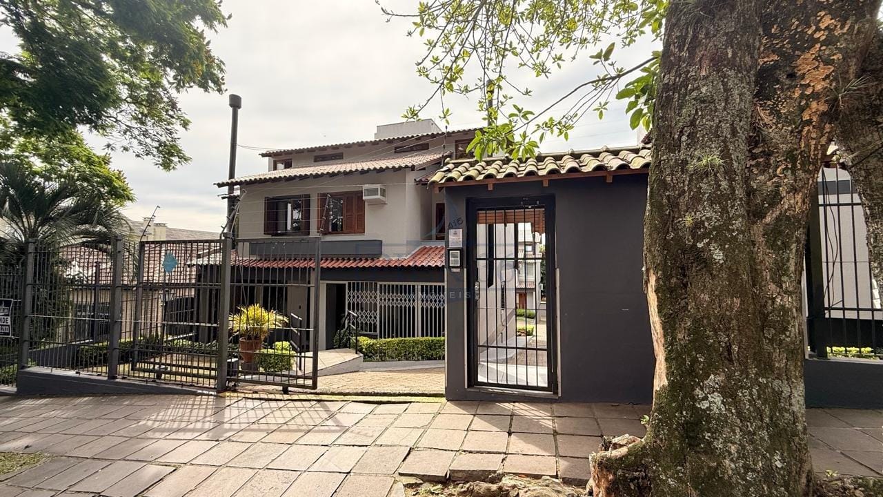 Casa em Condomínio à venda com 172m², 3 dormitórios, 1 suíte, 2 vagas no bairro Tristeza em Porto Alegre - Foto 1