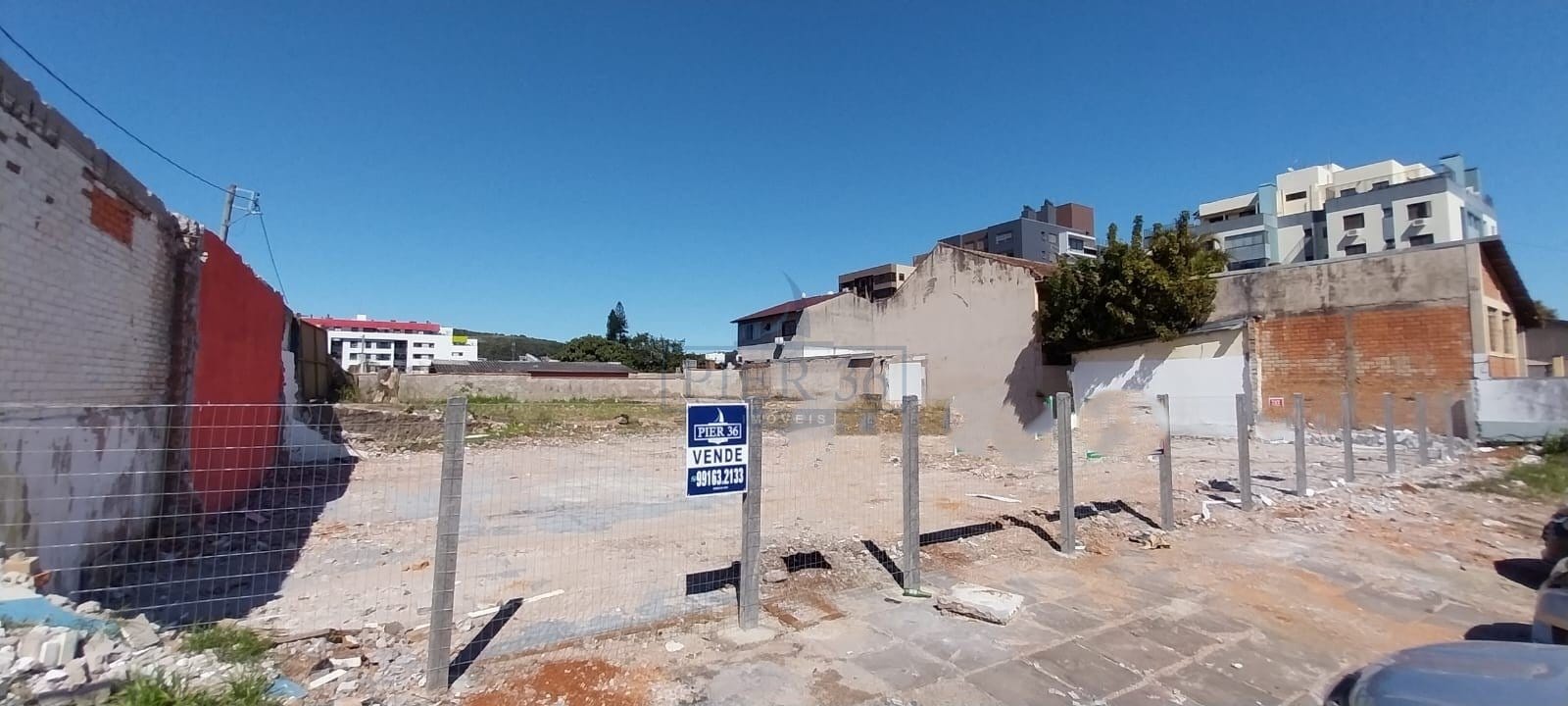 Terreno à venda com 1110m² no bairro Tristeza em Porto Alegre - Foto 1