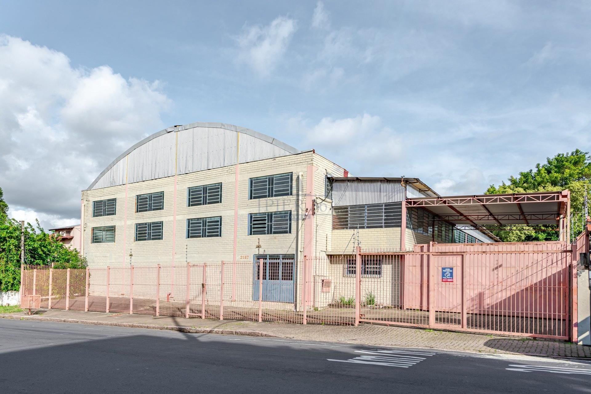 Pavilhão à venda com 1500m² no bairro Tristeza em Porto Alegre - Foto 1