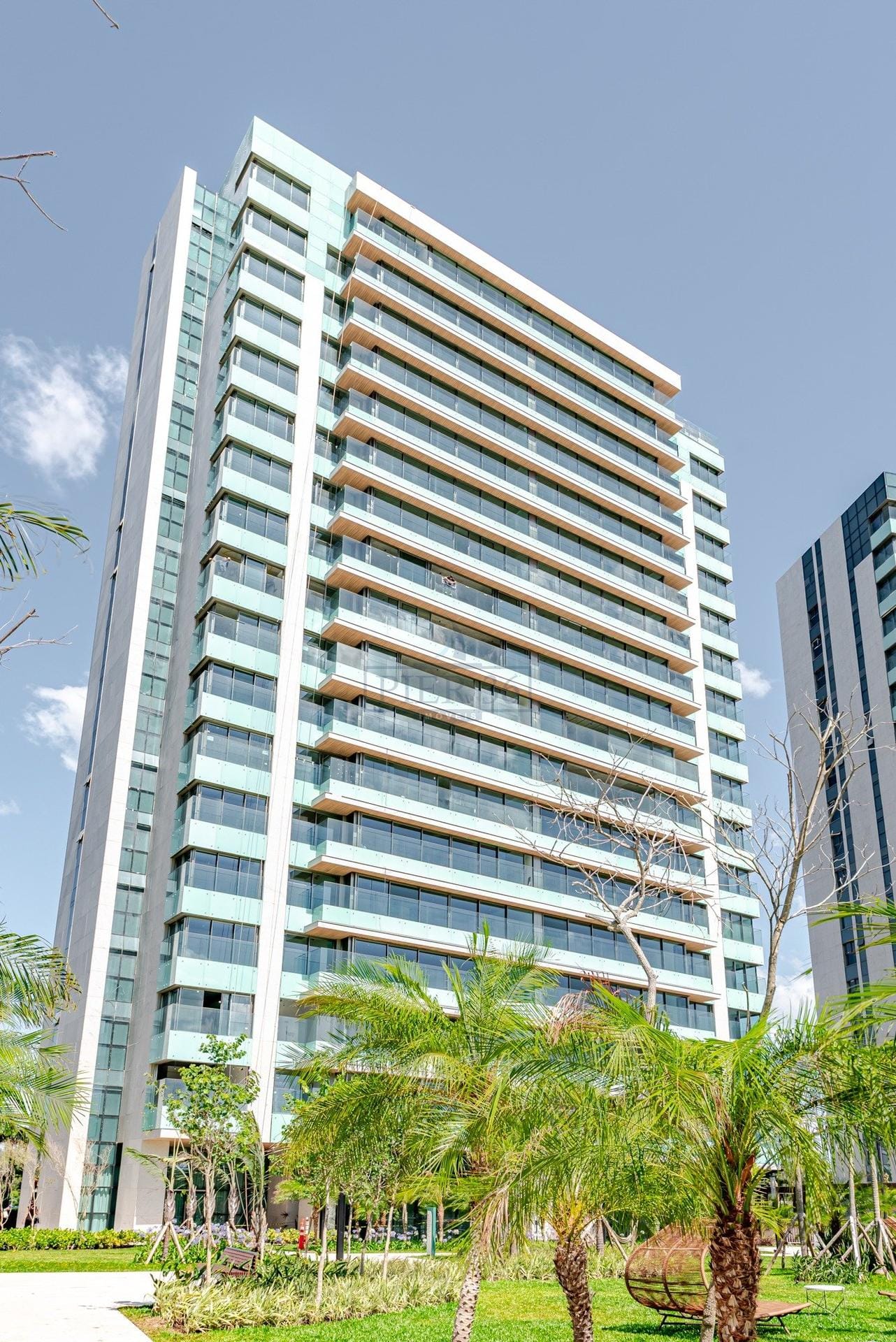 Apartamento à venda com 299m², 4 dormitórios, 4 suítes, 3 vagas no bairro Golden Lake em Porto Alegre - Foto 1