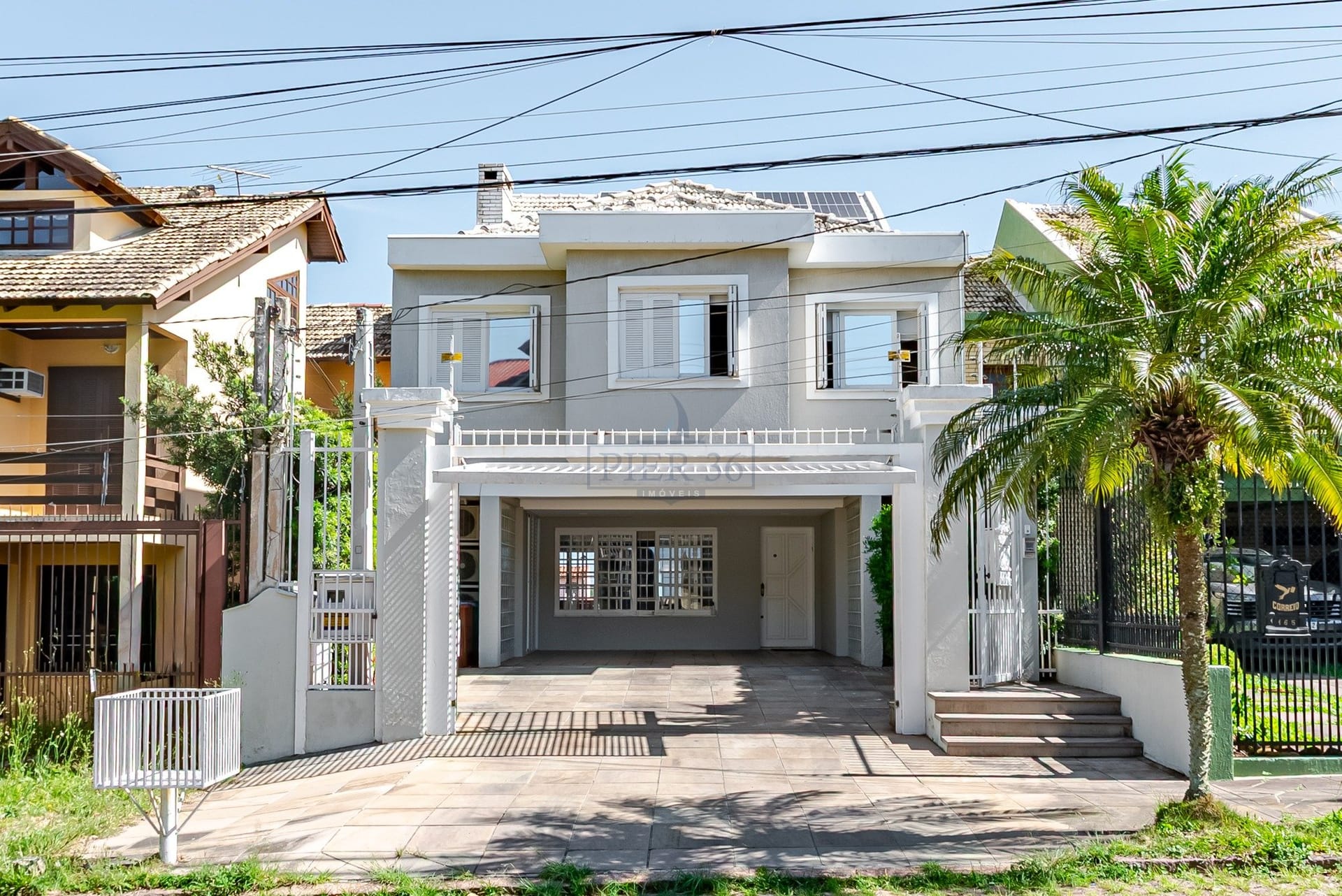Casa à venda com 280m², 4 dormitórios, 4 suítes, 4 vagas no bairro Espírito Santo em Porto Alegre - Foto 1