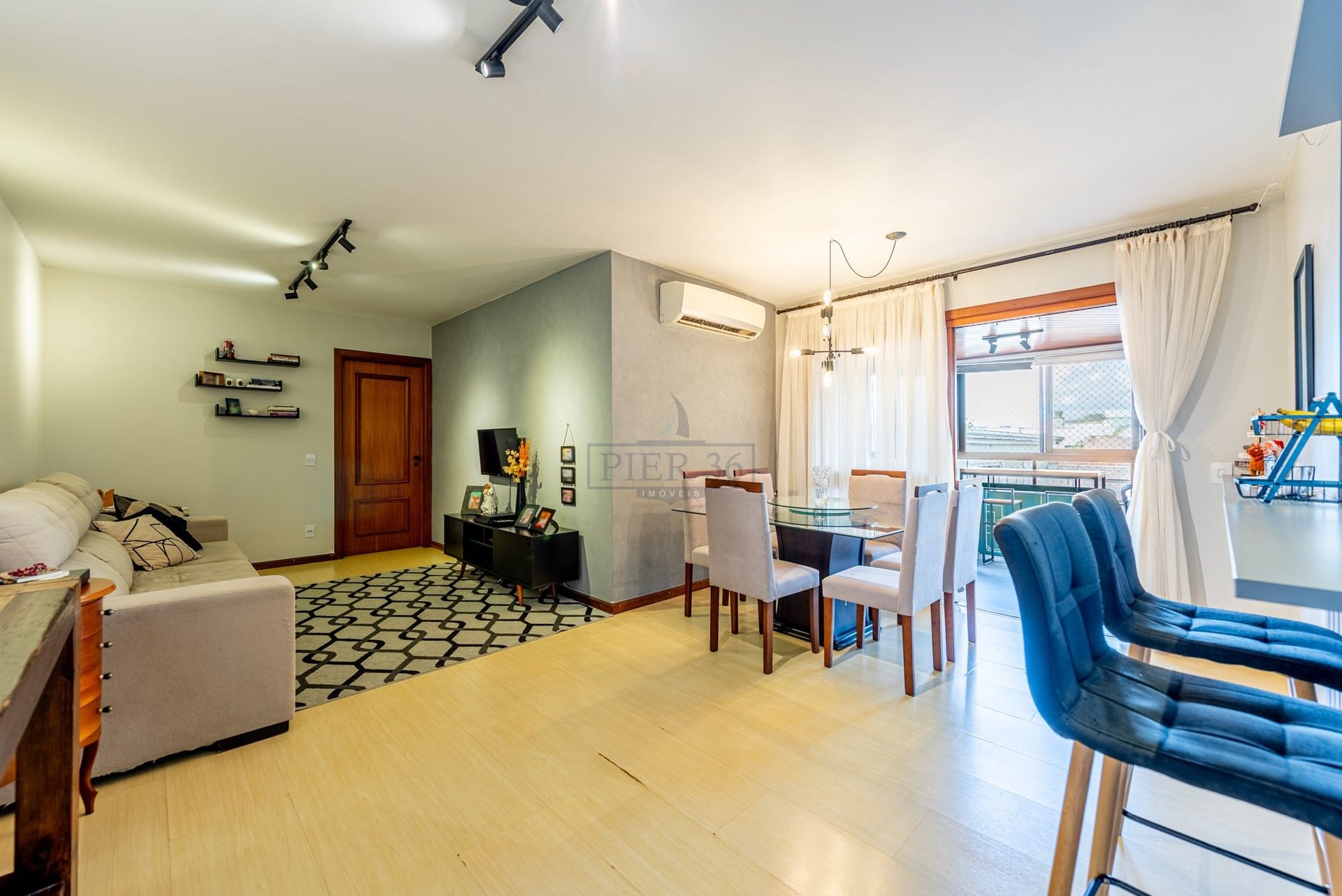 Apartamento à venda com 121m², 3 dormitórios, 1 suíte, 2 vagas no bairro Tristeza em Porto Alegre - Foto 1