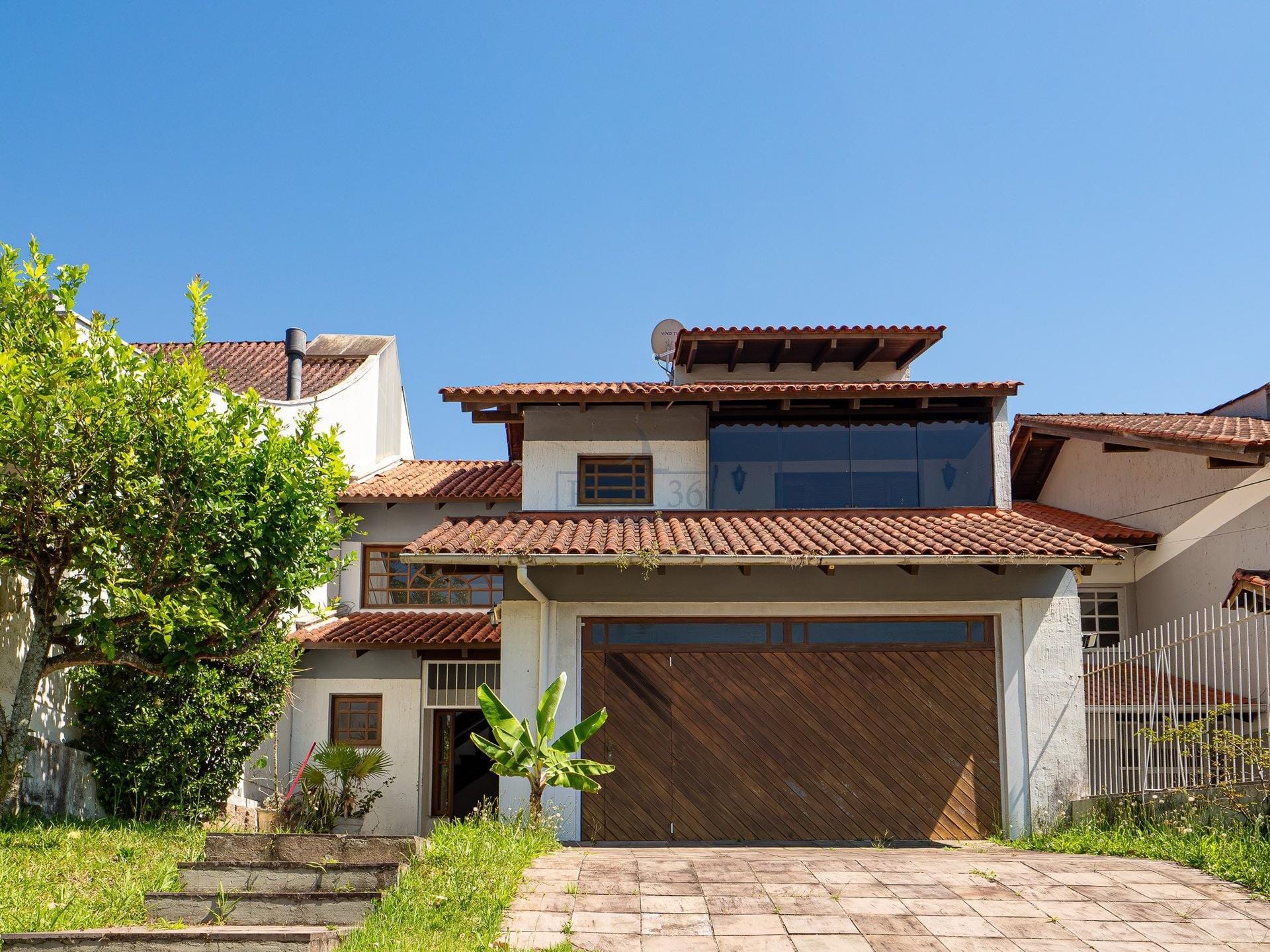 Casa à venda com 289m², 3 dormitórios, 1 suíte, 4 vagas no bairro Jardim Isabel em Porto Alegre - Foto 1