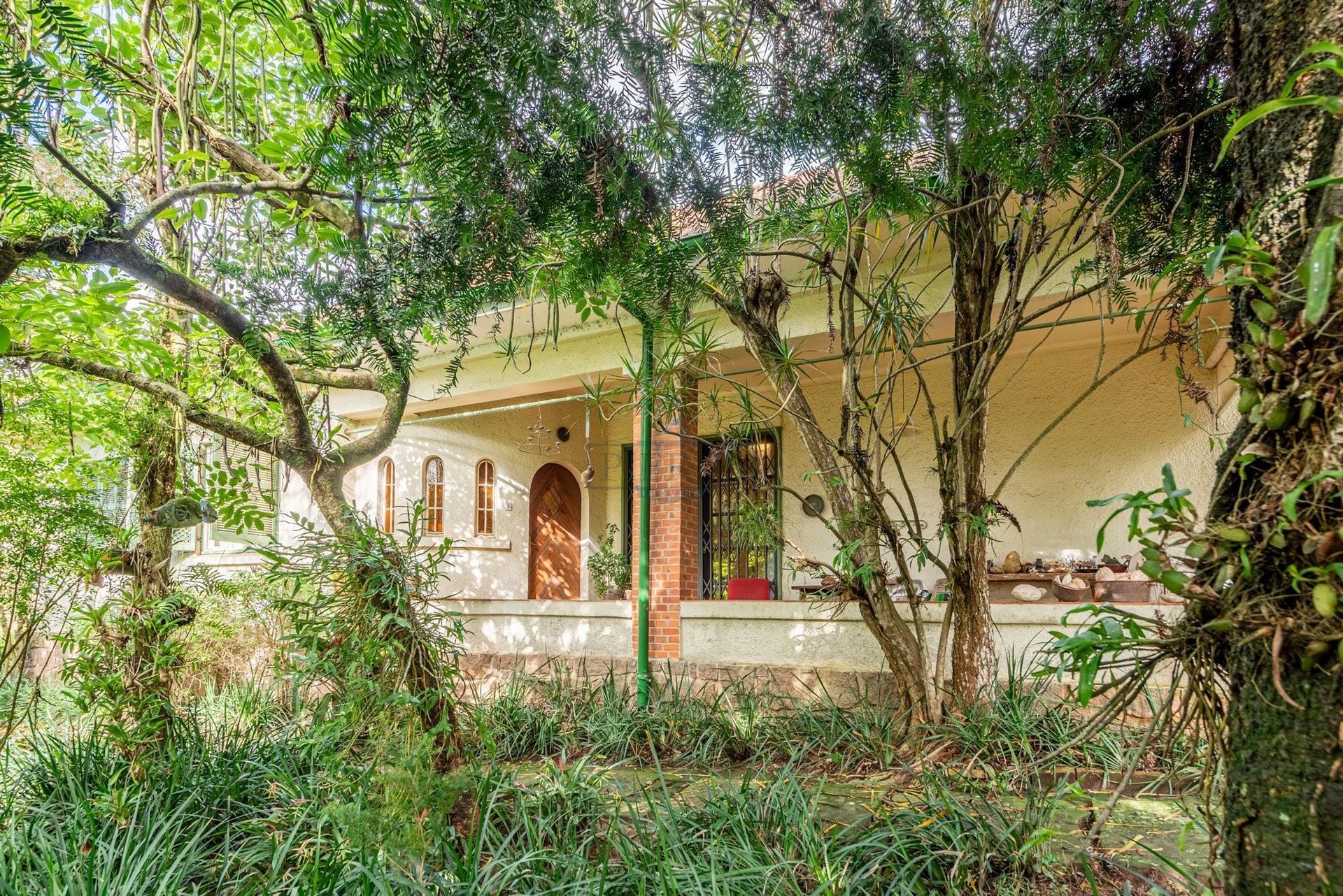 Casa à venda com 256m², 3 dormitórios, 4 vagas no bairro Vila Conceição em Porto Alegre - Foto 1