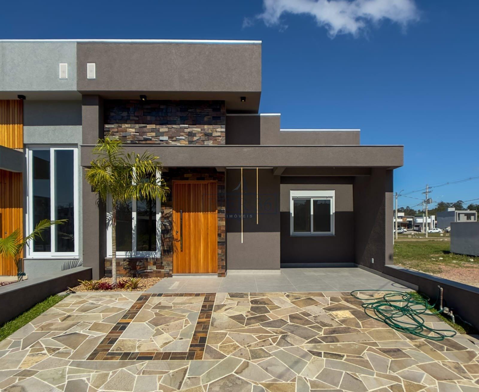 Casa em Condomínio à venda com 96m², 3 dormitórios, 1 suíte, 2 vagas no bairro Hípica em Porto Alegre - Foto 1