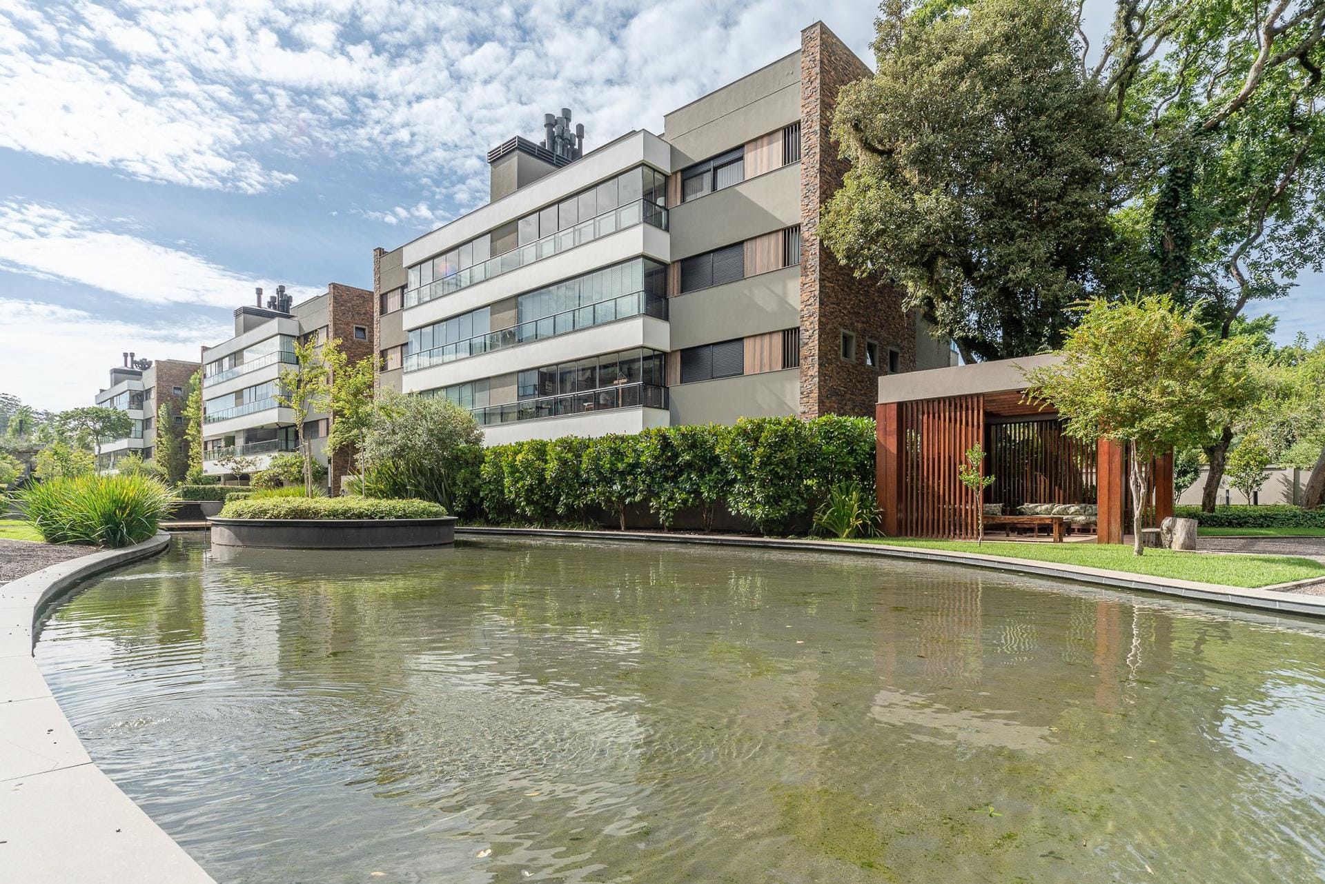 Apartamento à venda com 162m², 3 dormitórios, 3 suítes, 3 vagas no bairro Ipanema em Porto Alegre - Foto 1