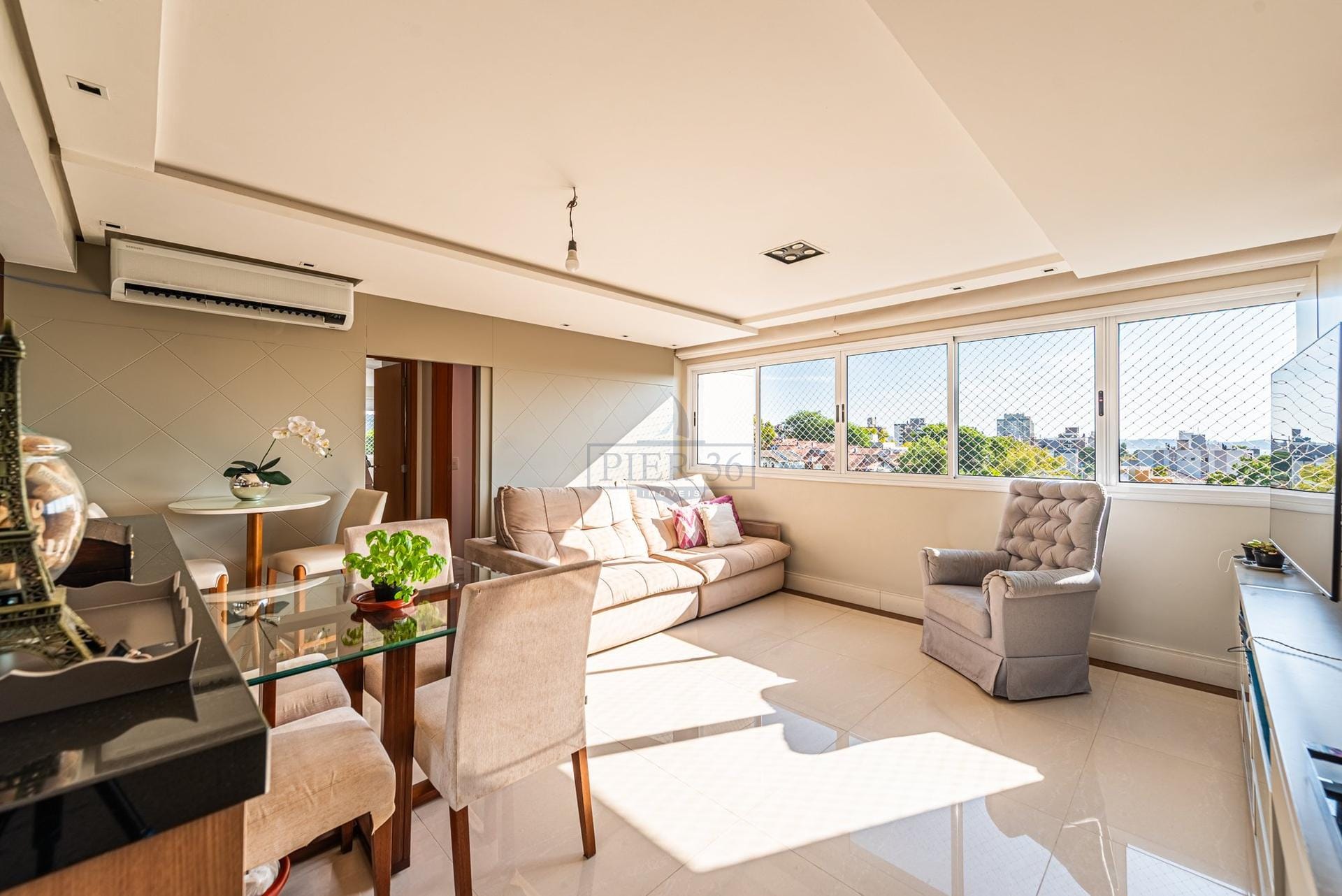 Apartamento à venda com 65m², 2 dormitórios, 1 suíte, 2 vagas no bairro Tristeza em Porto Alegre - Foto 1