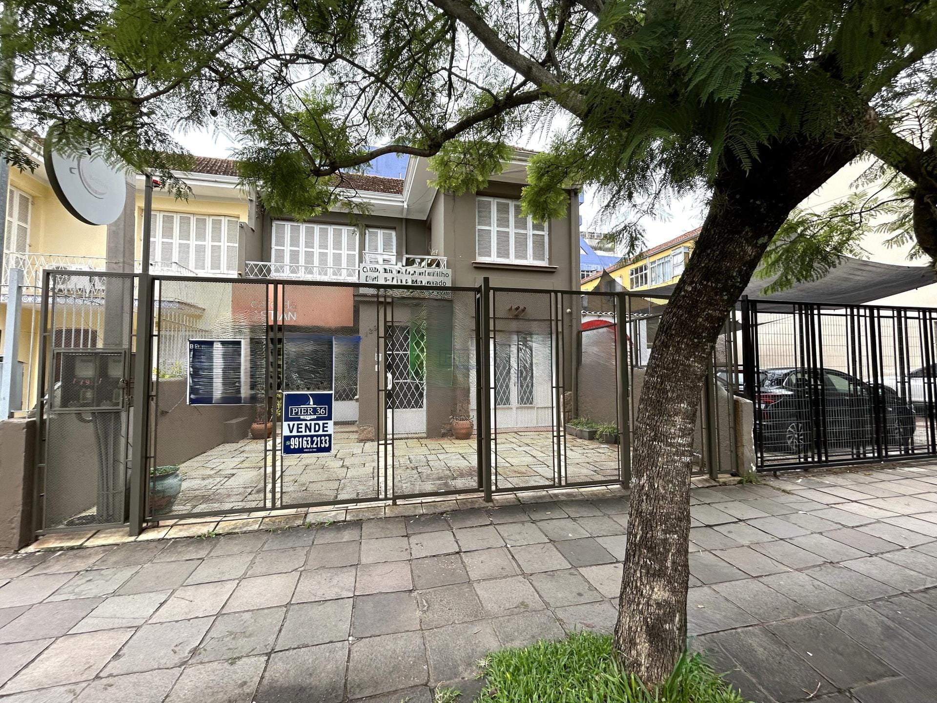 Casa Comercial à venda com 320m², 2 vagas no bairro Menino Deus em Porto Alegre - Foto 1