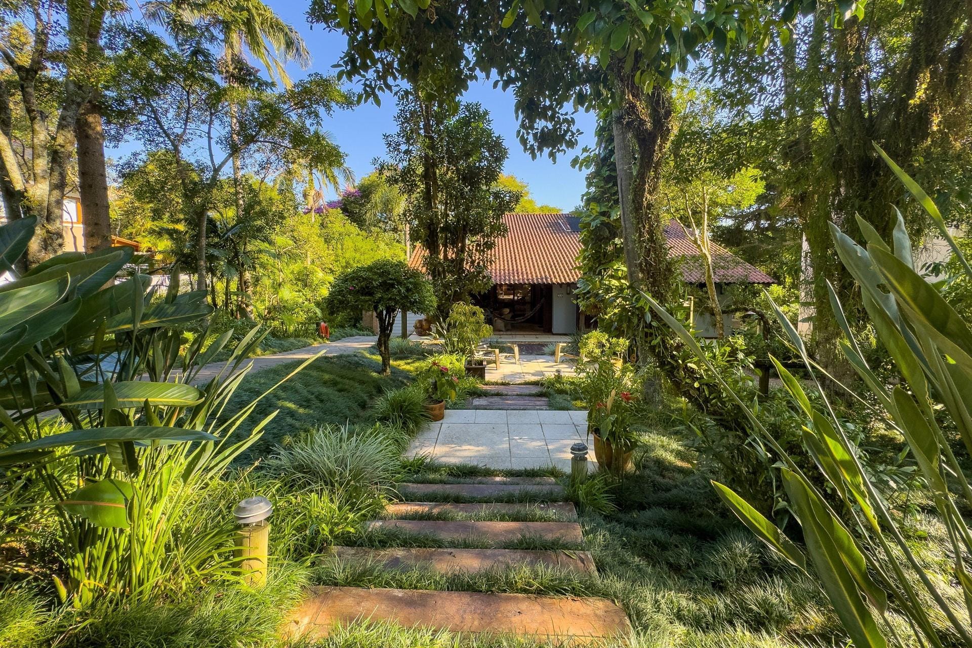 Casa em Condomínio à venda com 282m², 3 dormitórios, 1 suíte, 4 vagas no bairro Cavalhada em Porto Alegre - Foto 1