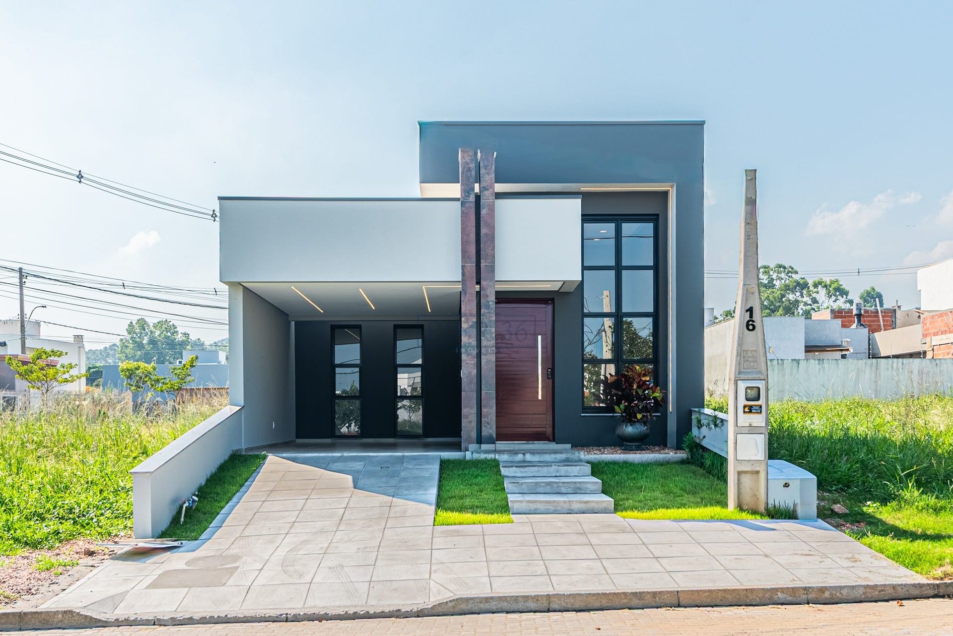 Casa à venda com 117m², 3 dormitórios, 1 suíte, 2 vagas no bairro Lagos de Nova Ipanema em Porto Alegre - Foto 1