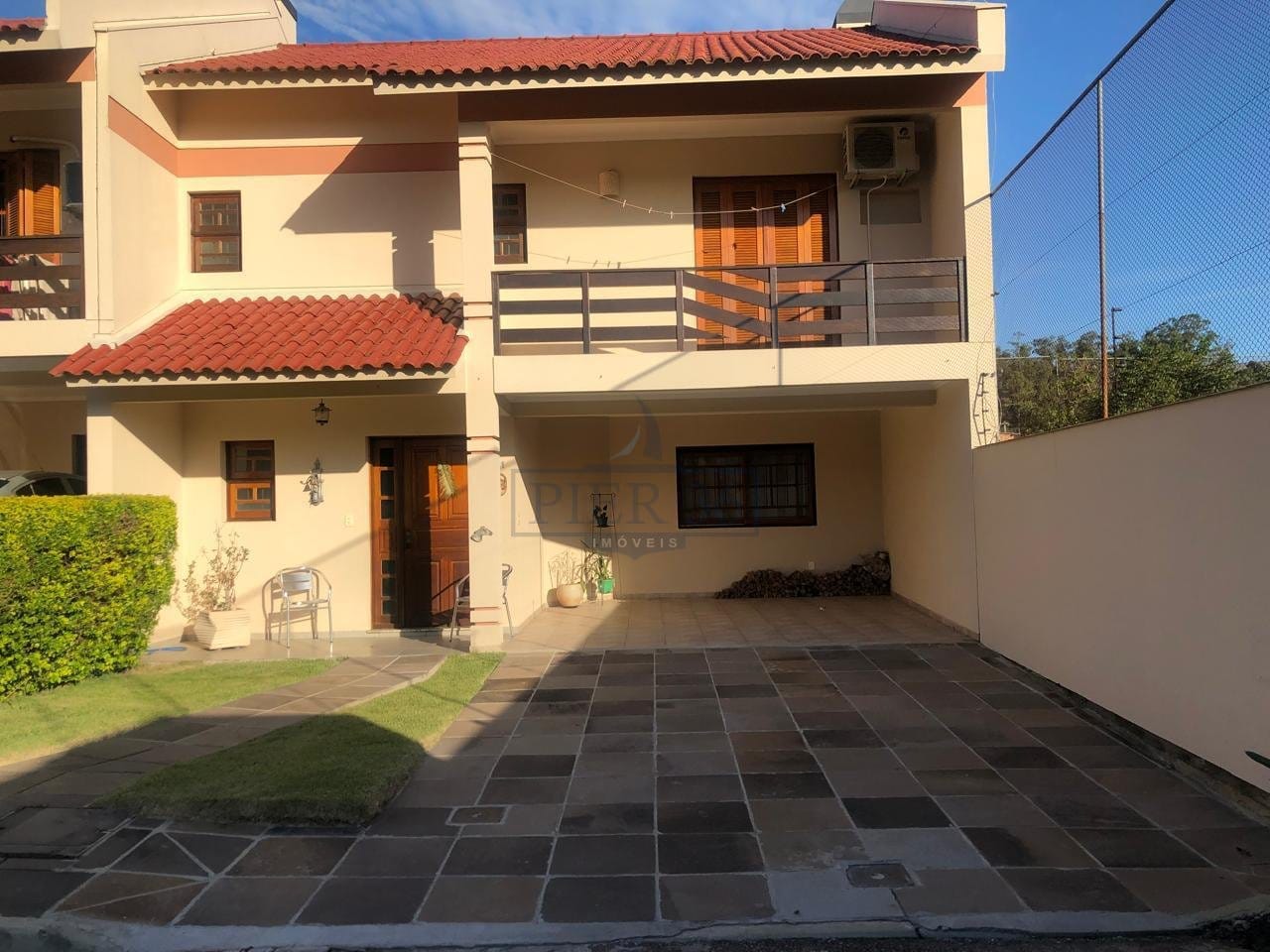 Casa em Condomínio à venda com 248m², 3 dormitórios, 1 suíte, 2 vagas no bairro Cavalhada em Porto Alegre - Foto 1