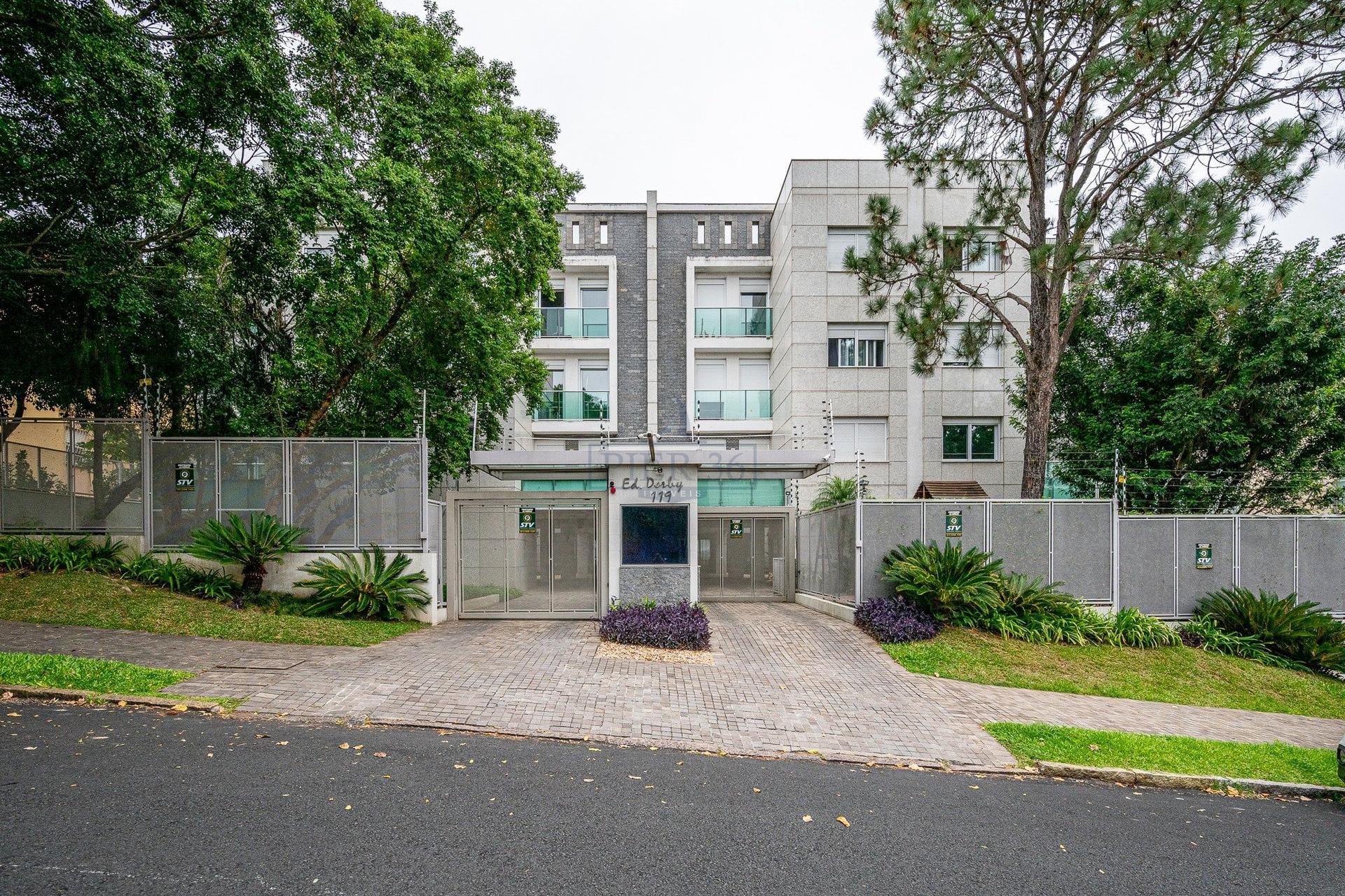 Apartamento à venda com 243m², 3 dormitórios, 2 suítes, 2 vagas no bairro Cristal em Porto Alegre - Foto 1