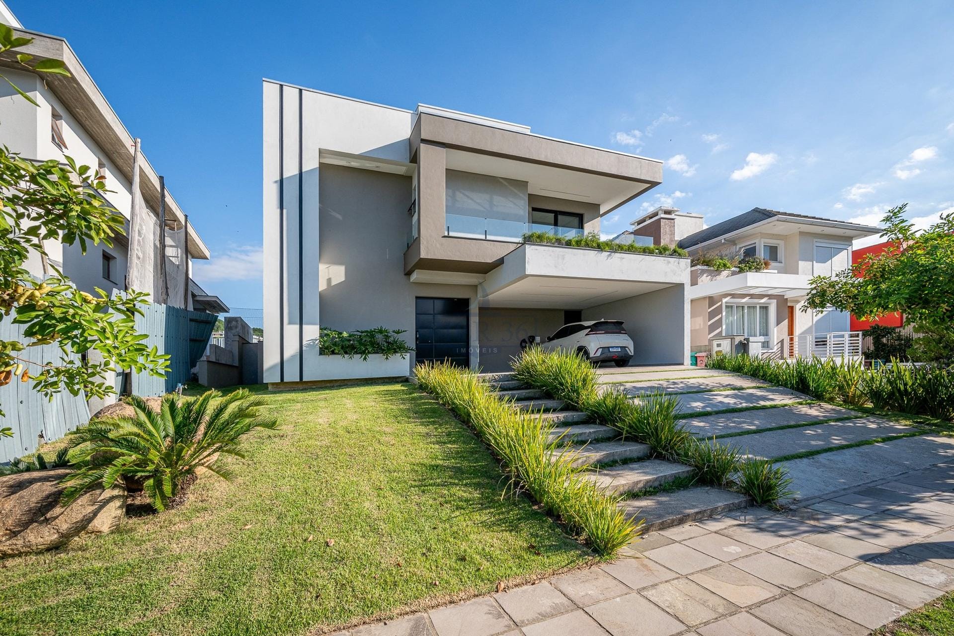 Casa em Condomínio à venda com 345m², 5 dormitórios, 4 suítes, 4 vagas no bairro Alphaville em Porto Alegre - Foto 1