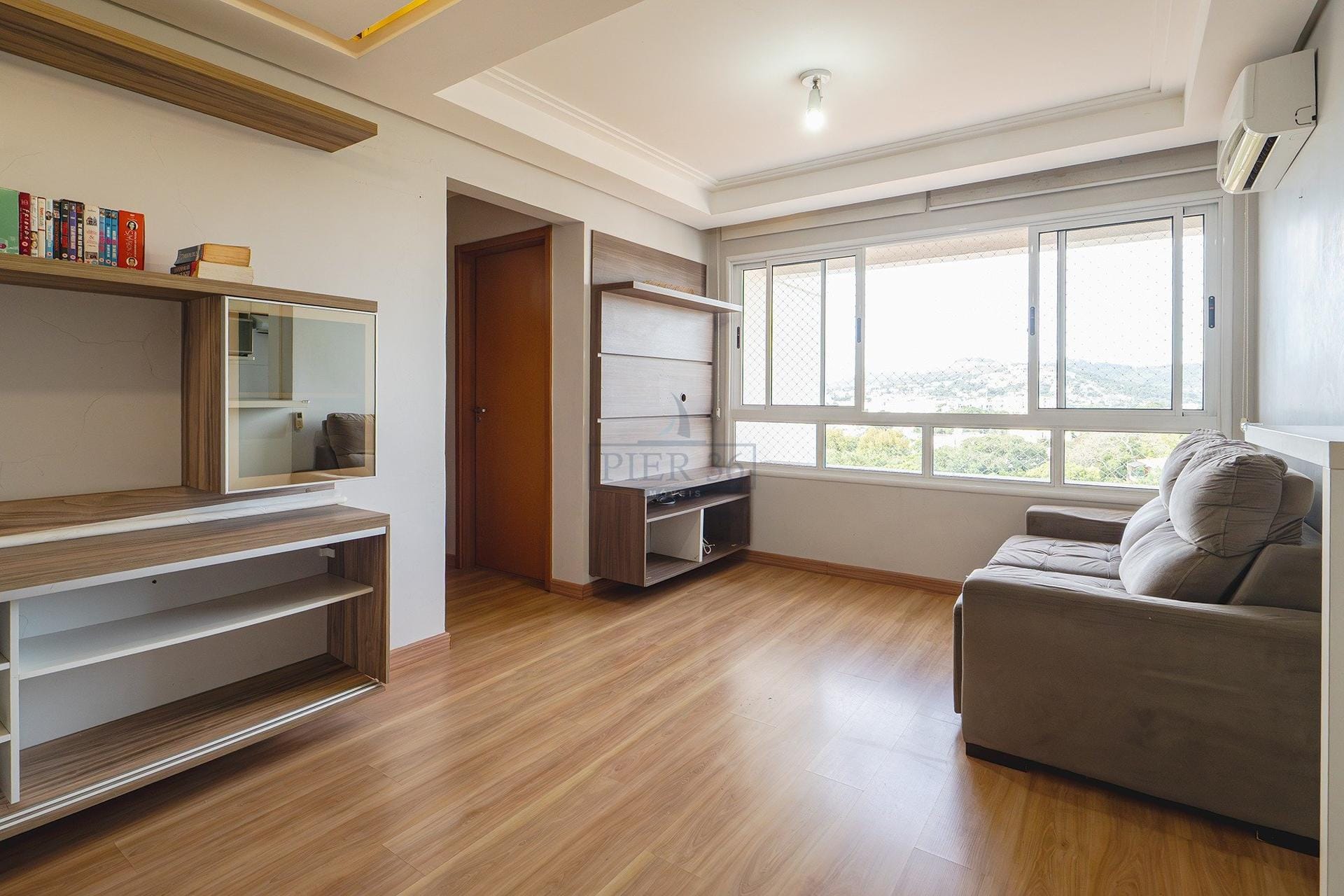 Apartamento à venda com 54m², 2 dormitórios, 1 suíte, 1 vaga no bairro Tristeza em Porto Alegre - Foto 1