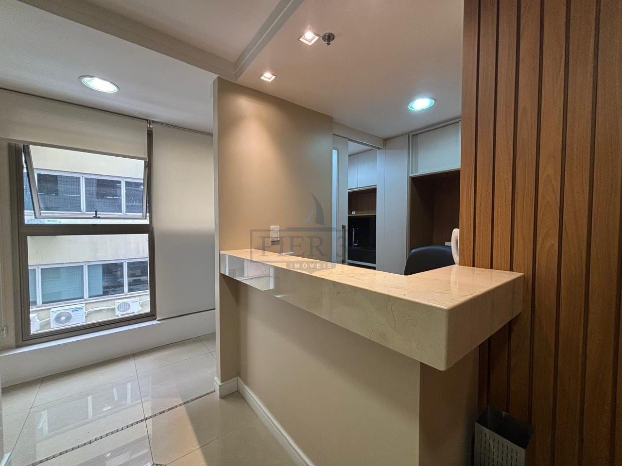 Sala à venda com 36m², 1 vaga no bairro Rio Branco em Porto Alegre - Foto 1