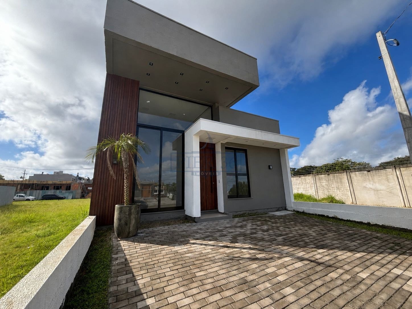Casa em Condomínio à venda com 100m², 3 dormitórios, 1 suíte, 2 vagas no bairro Hípica em Porto Alegre - Foto 1