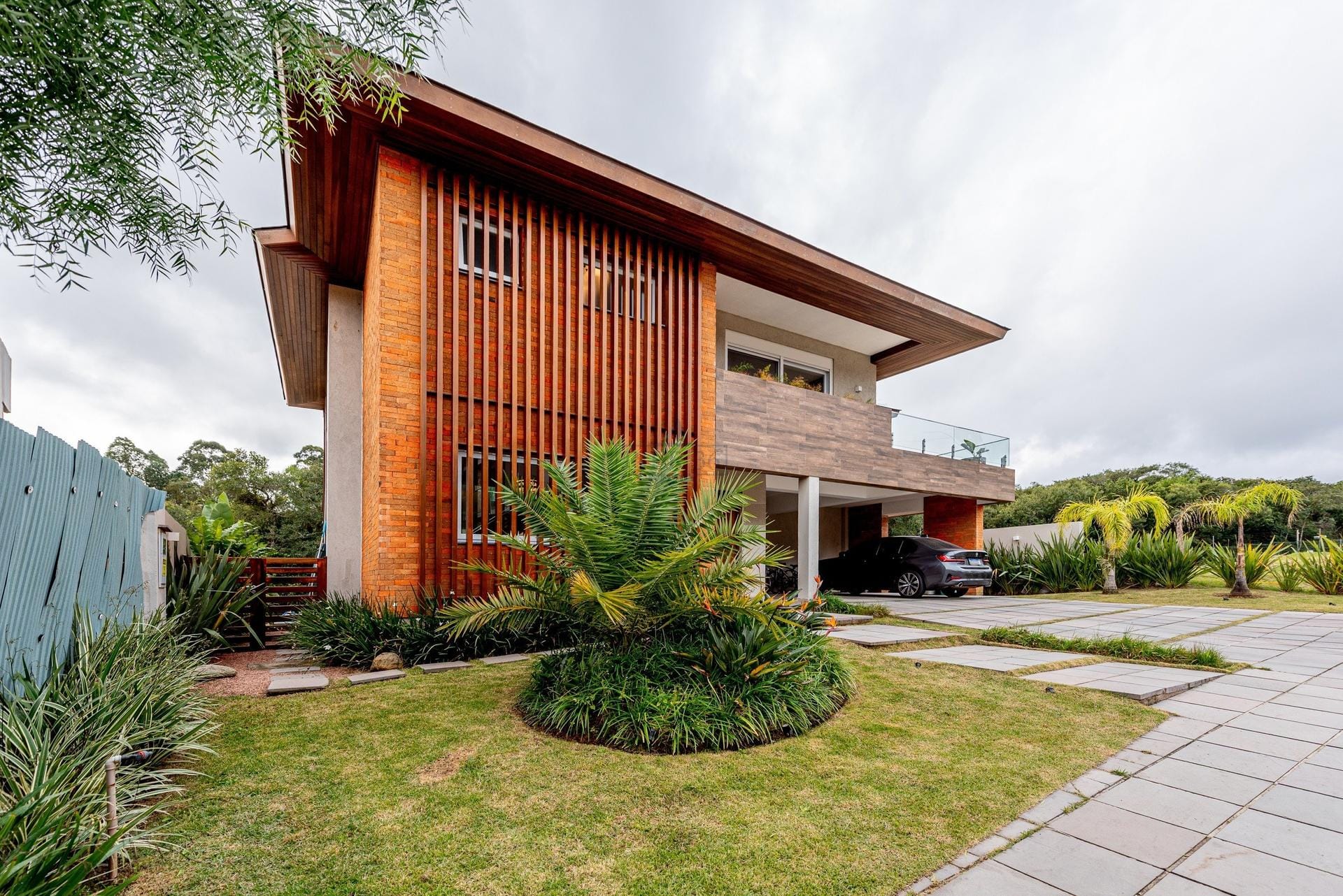 Casa em Condomínio à venda com 340m², 4 dormitórios, 3 suítes, 4 vagas no bairro Alphaville em Porto Alegre - Foto 1
