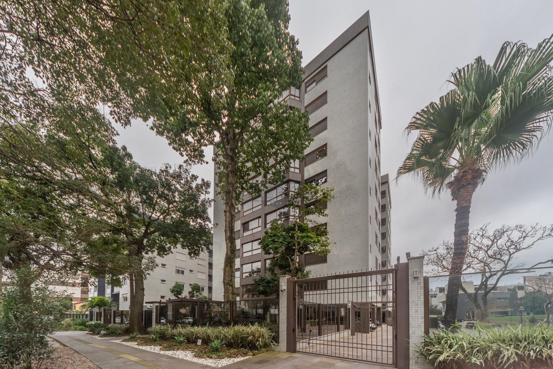 Apartamento à venda com 154m², 3 dormitórios, 1 suíte, 4 vagas no bairro Tristeza em Porto Alegre - Foto 1