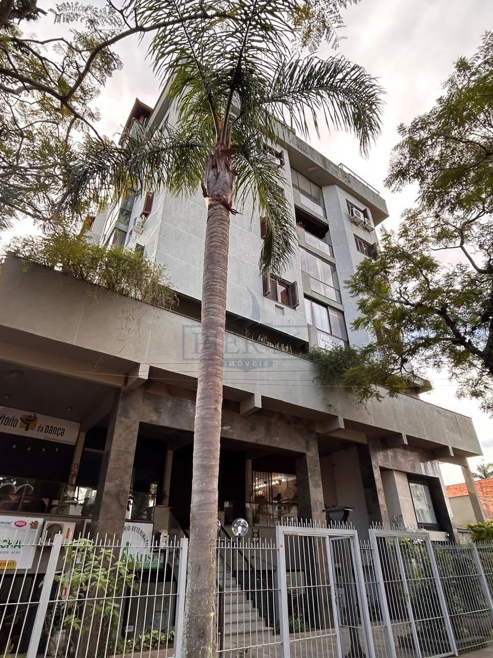 Apartamento à venda com 71m², 2 dormitórios, 2 suítes, 2 vagas no bairro Tristeza em Porto Alegre - Foto 1
