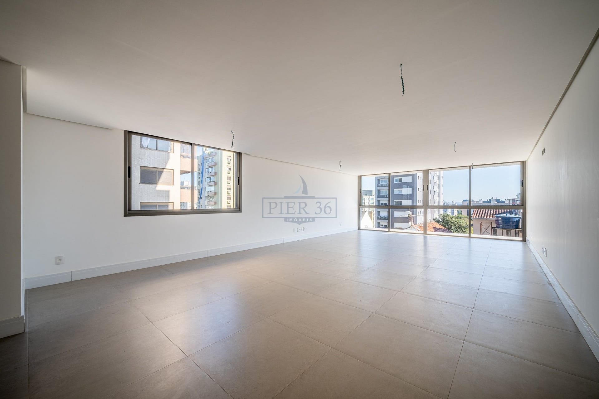 Apartamento à venda com 209m², 3 dormitórios, 3 suítes, 3 vagas no bairro Tristeza em Porto Alegre - Foto 1