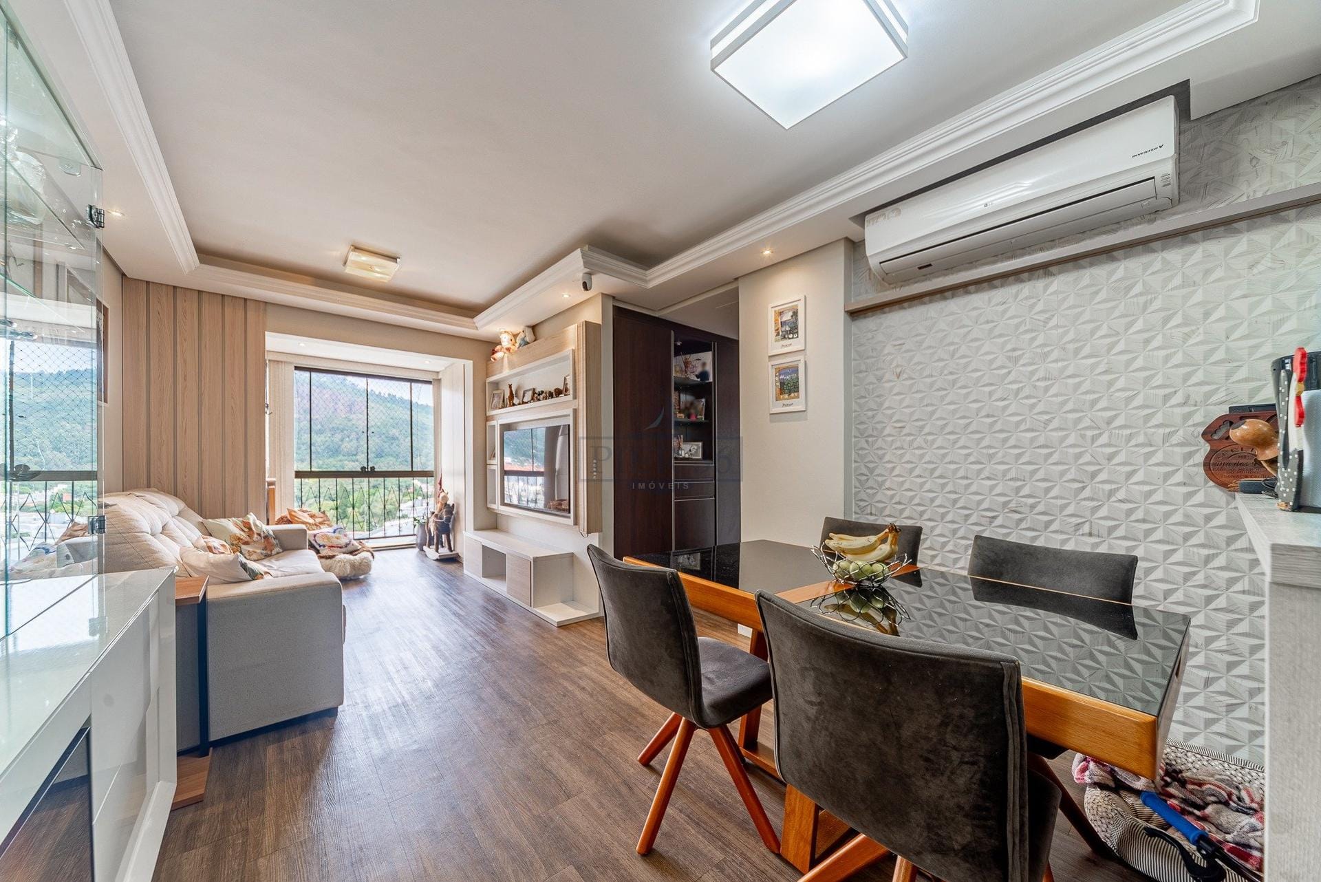 Apartamento à venda com 78m², 3 dormitórios, 1 suíte, 1 vaga no bairro Jardim Carvalho em Porto Alegre - Foto 1