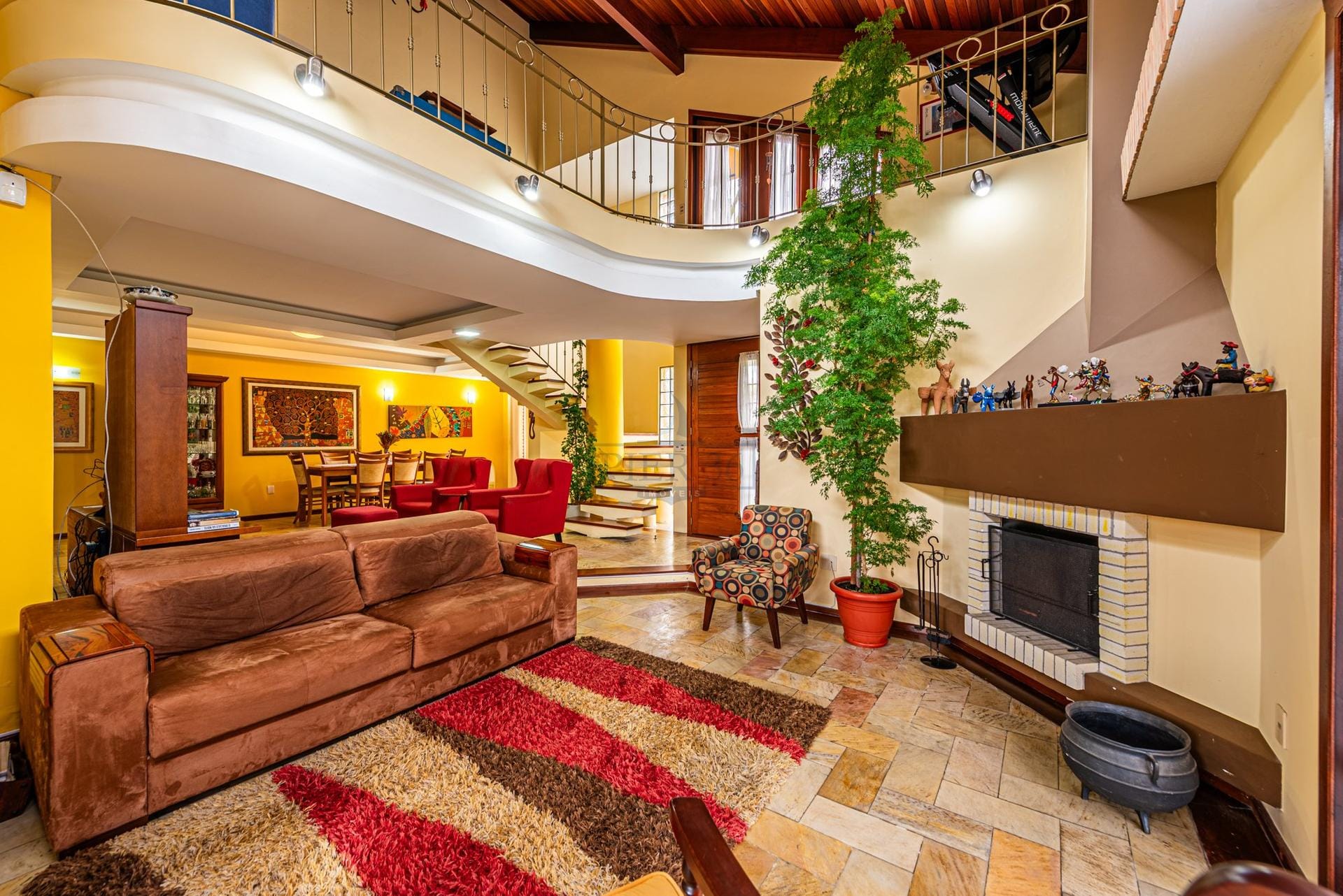 Casa à venda com 271m², 4 dormitórios, 2 suítes, 3 vagas no bairro Jardim Isabel em Porto Alegre - Foto 1