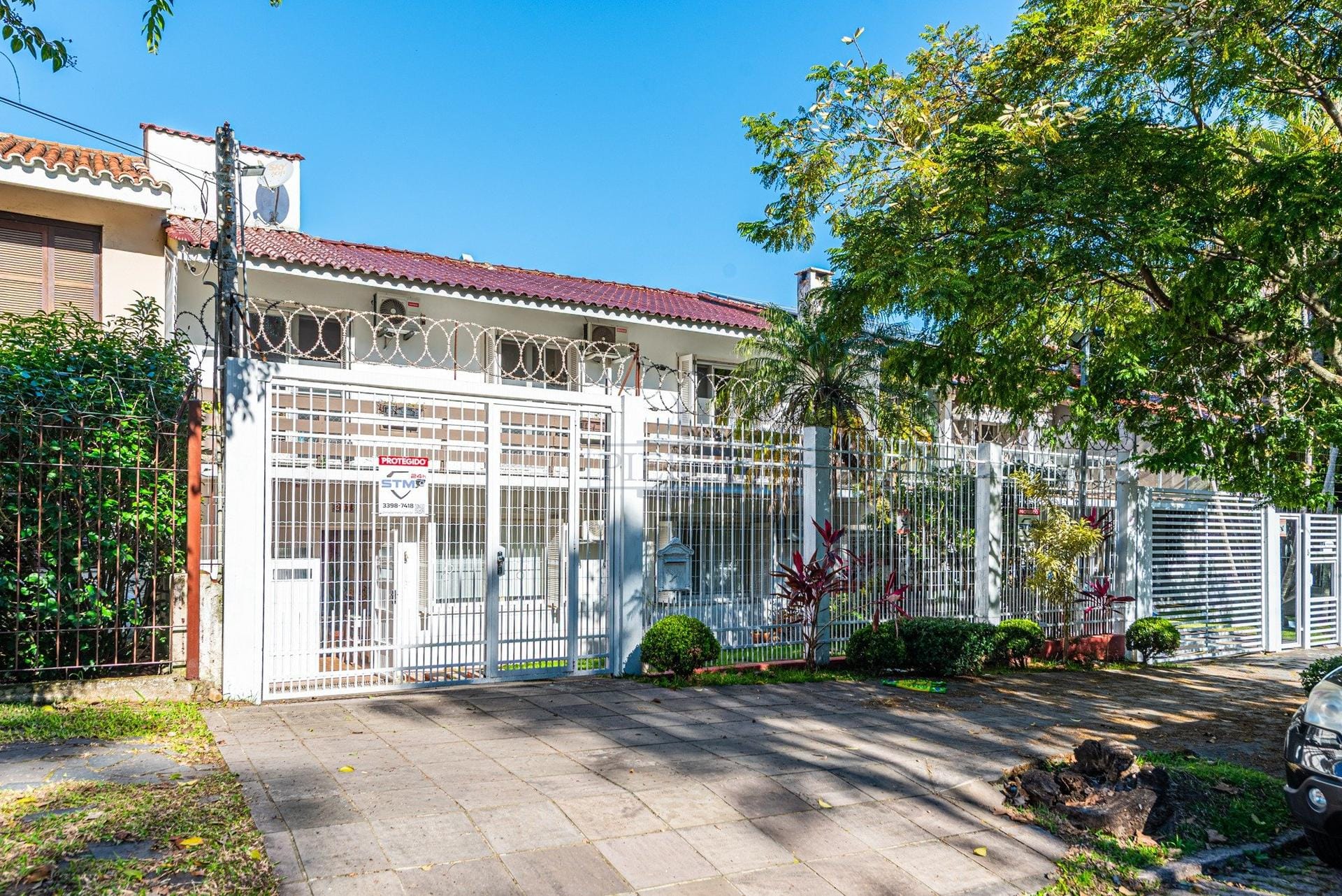 Casa à venda com 325m², 4 dormitórios, 1 suíte, 4 vagas no bairro Jardim Isabel em Porto Alegre - Foto 1