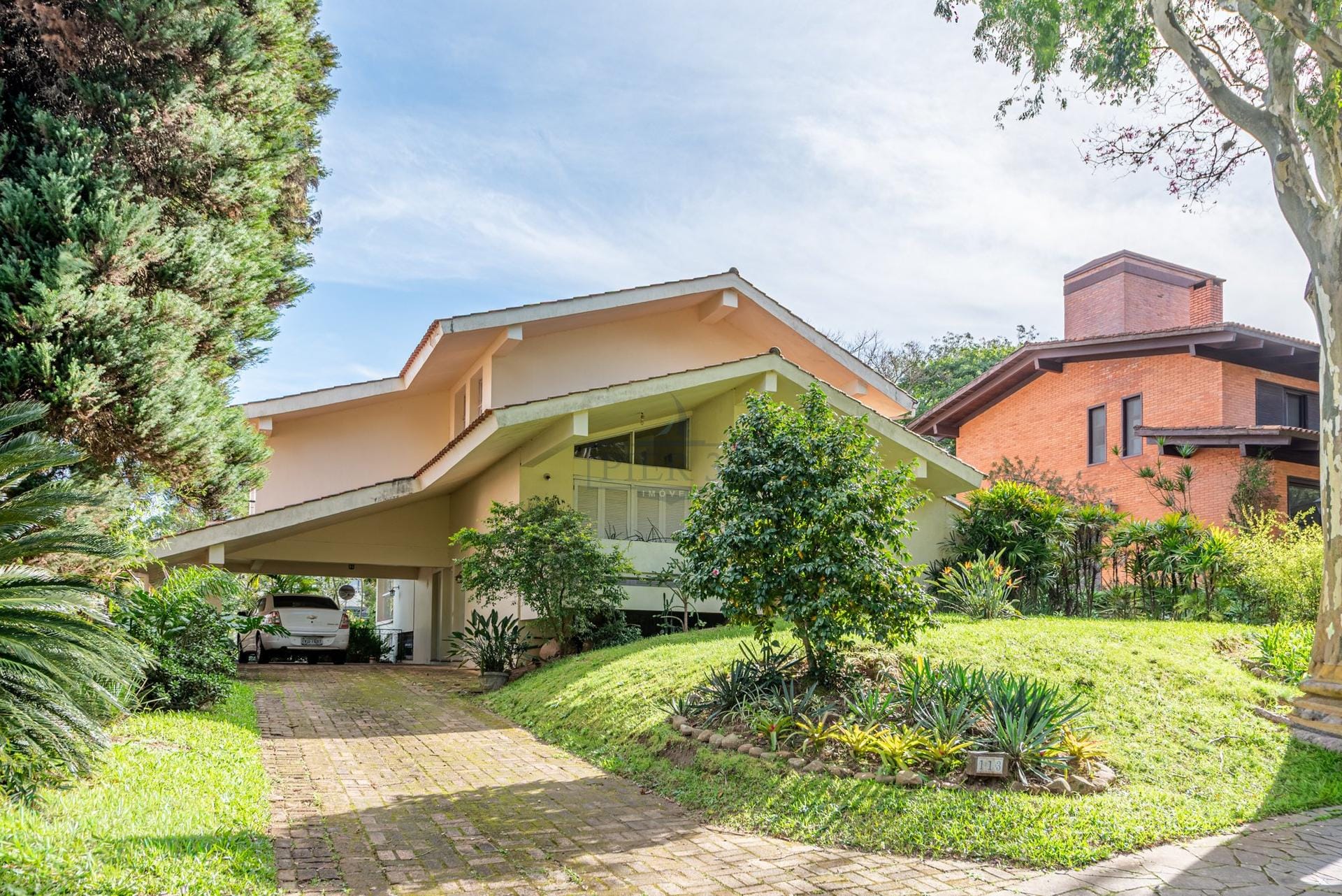 Casa em Condomínio à venda com 363m², 4 dormitórios, 2 suítes, 4 vagas no bairro Cavalhada em Porto Alegre - Foto 1