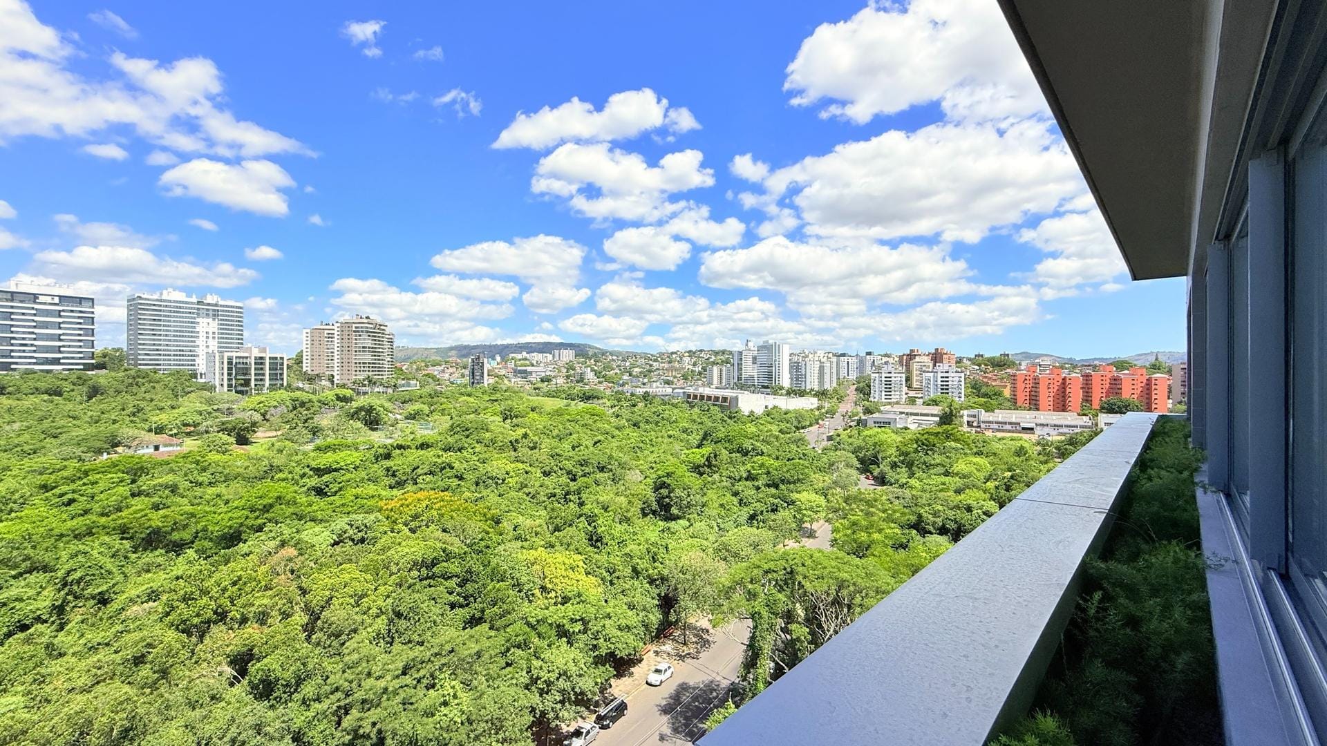 Apartamento à venda com 291m², 4 dormitórios, 4 suítes, 3 vagas no bairro Jardim Europa em Porto Alegre - Foto 1