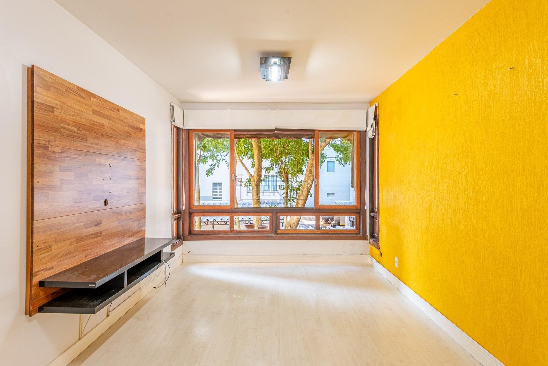 Apartamento à venda com 75m², 2 dormitórios, 1 suíte, 1 vaga no bairro Tristeza em Porto Alegre - Foto 1
