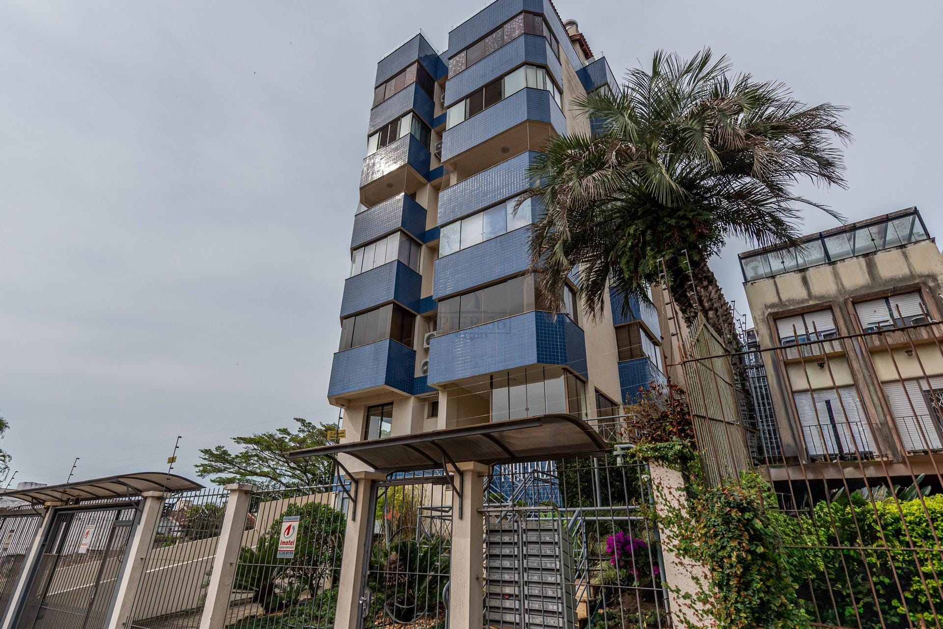 Apartamento à venda com 81m², 2 dormitórios, 1 suíte, 1 vaga no bairro Cristal em Porto Alegre - Foto 1