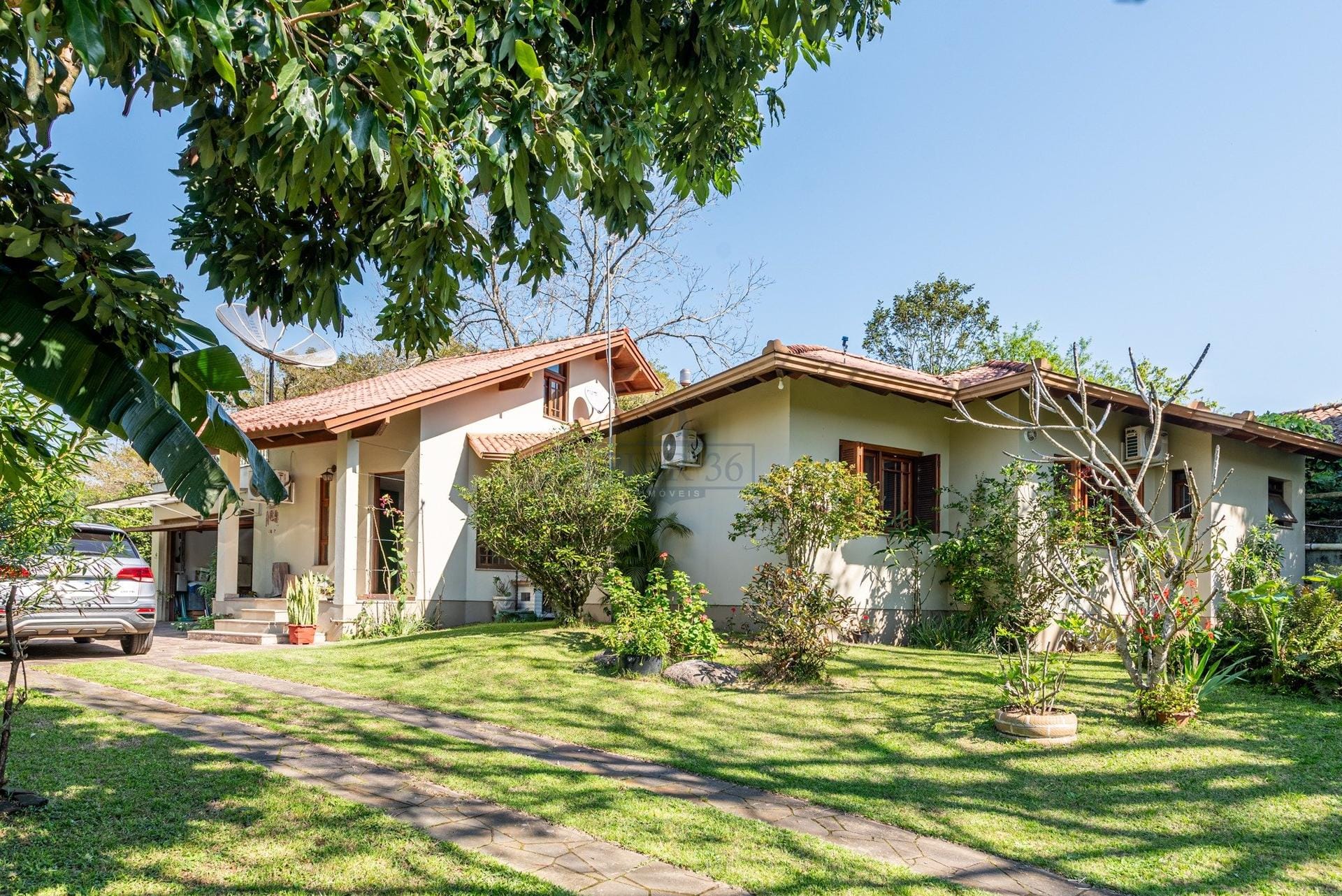 Casa à venda com 202m², 3 dormitórios, 1 suíte, 2 vagas no bairro Belém Velho em Porto Alegre - Foto 1