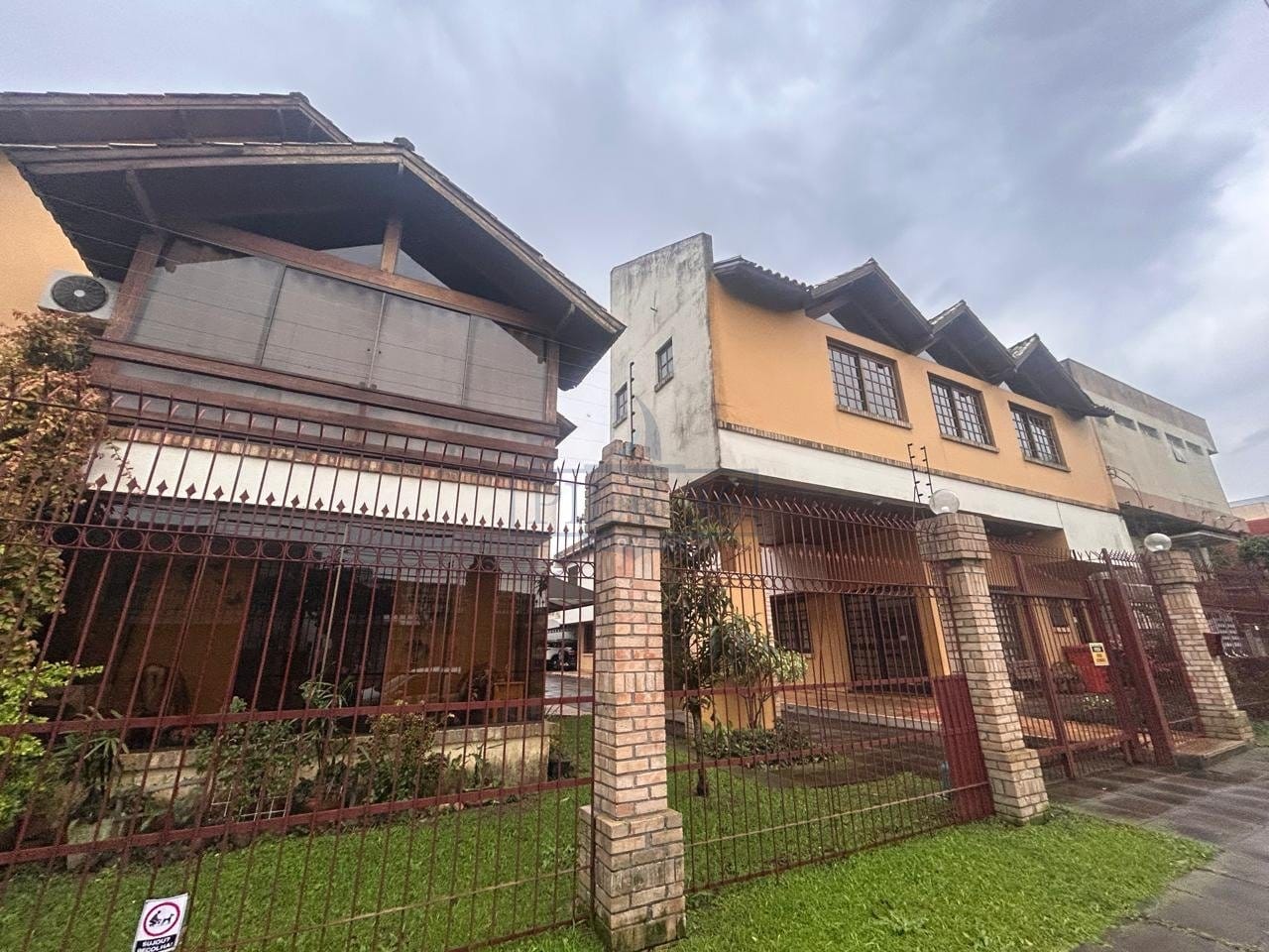 Casa em Condomínio à venda com 112m², 2 dormitórios, 1 suíte, 1 vaga no bairro Cristal em Porto Alegre - Foto 1