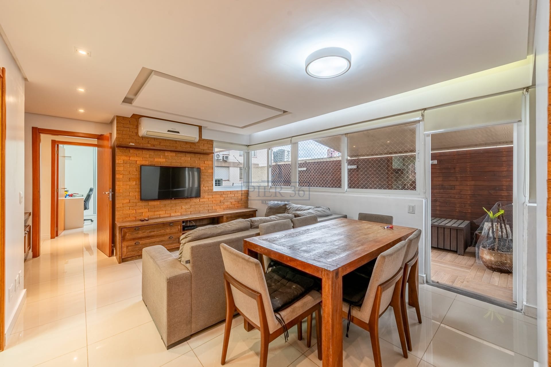 Apartamento à venda com 108m², 3 dormitórios, 1 suíte, 2 vagas no bairro Menino Deus em Porto Alegre - Foto 1